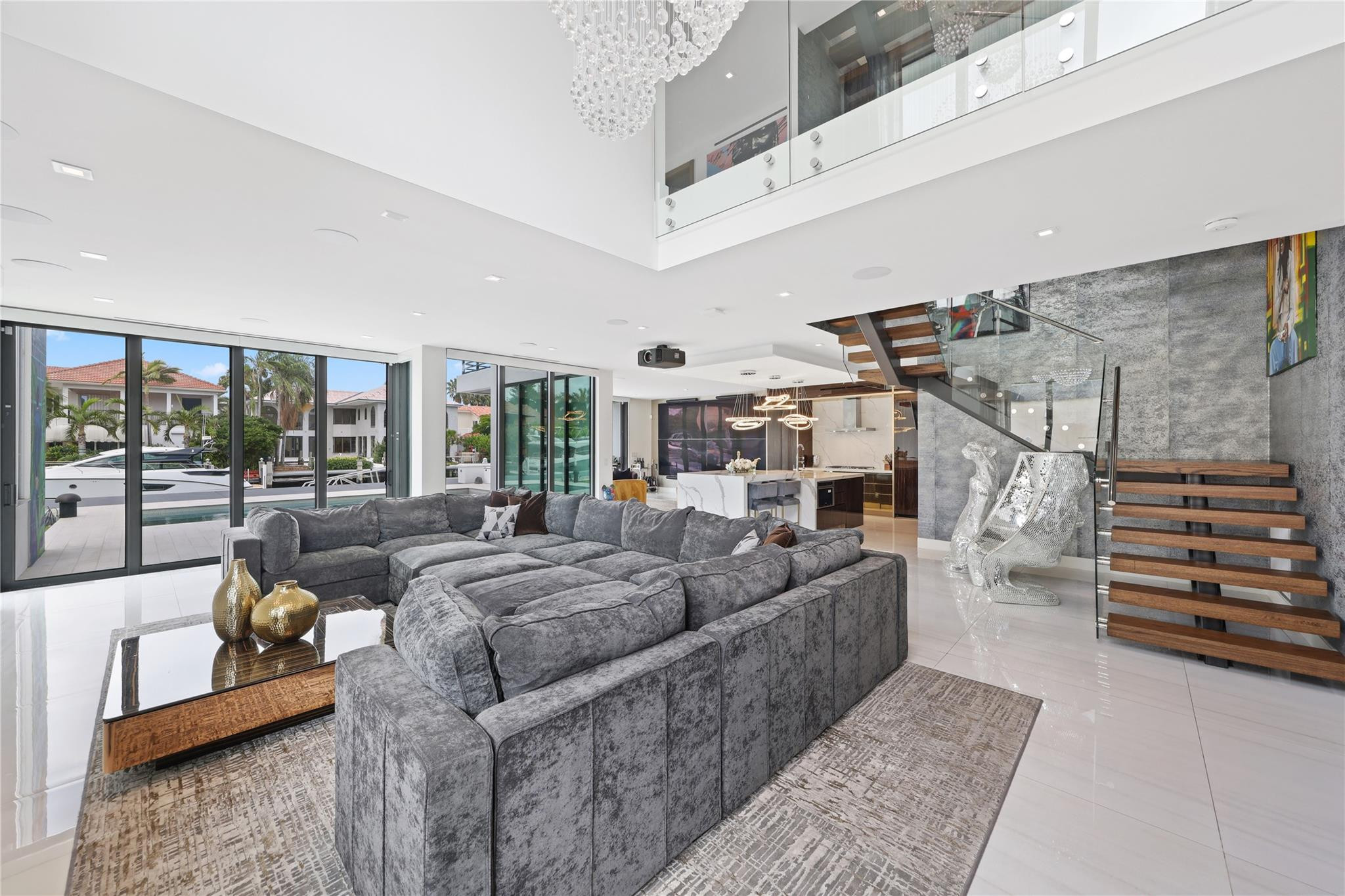 Venice 8-12 B - Residential