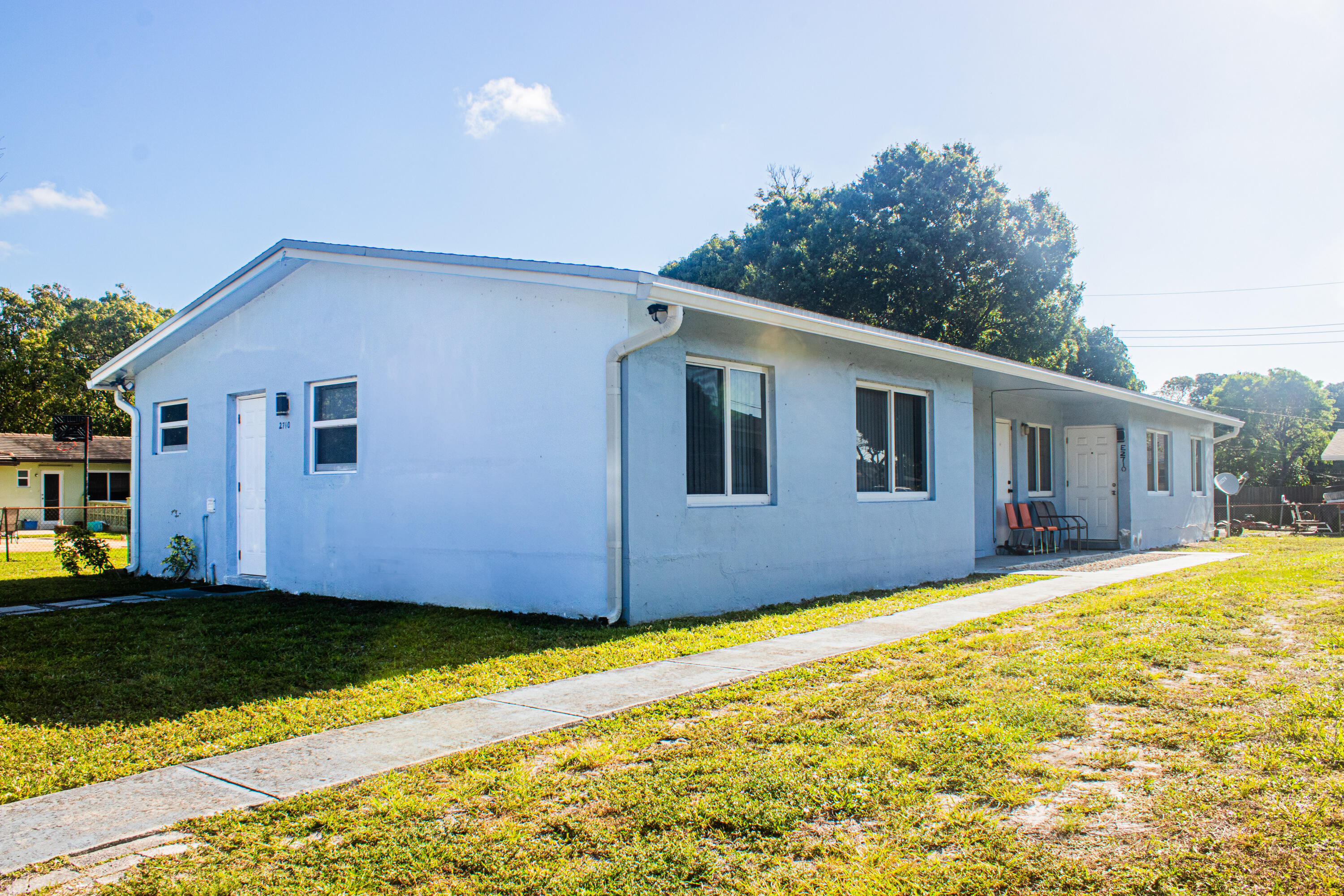 Discover this exceptional investment opportunity in the heart of Oakland Park! This beautifully renovated duplex features modern finishes throughout, offering both style and functionality. Each unit boasts 2 spacious bedrooms and 2 full bathrooms, providing comfortable living spaces for tenants or owner-occupants. The property showcases stunning updates including gleaming white tile flooring, contemporary gray paint, upgraded fixtures, and premium finishes that appeal to today's discerning renters. The open-concept layout maximizes the 900 square feet per unit, creating an airy and inviting atmosphere.