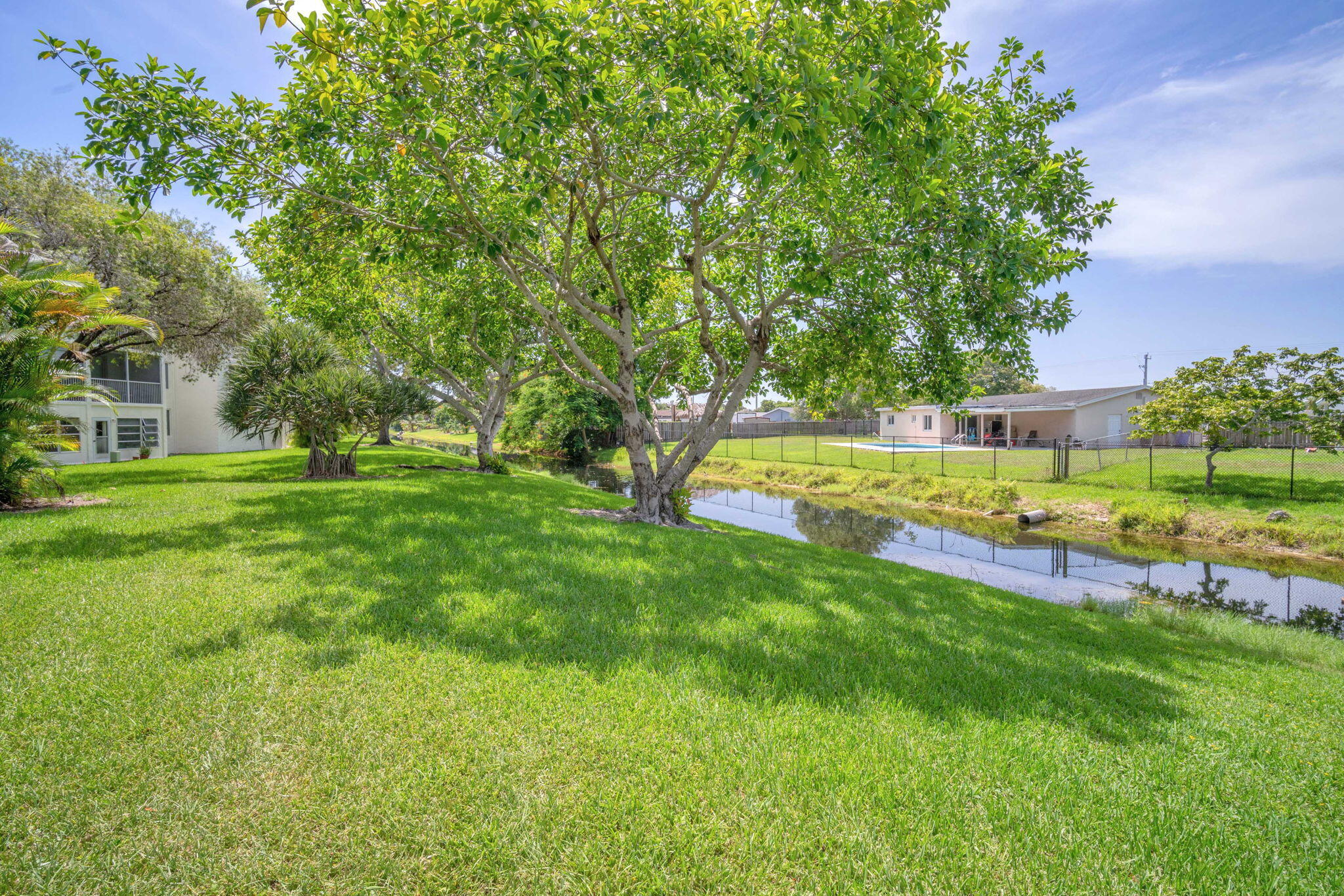 ROYAL PARK GARDENS III-M CONDO - Residential