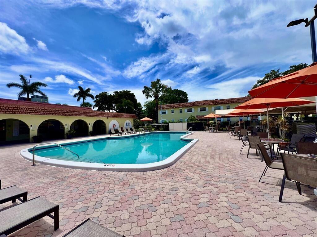 MEADOWS CONDO - Residential