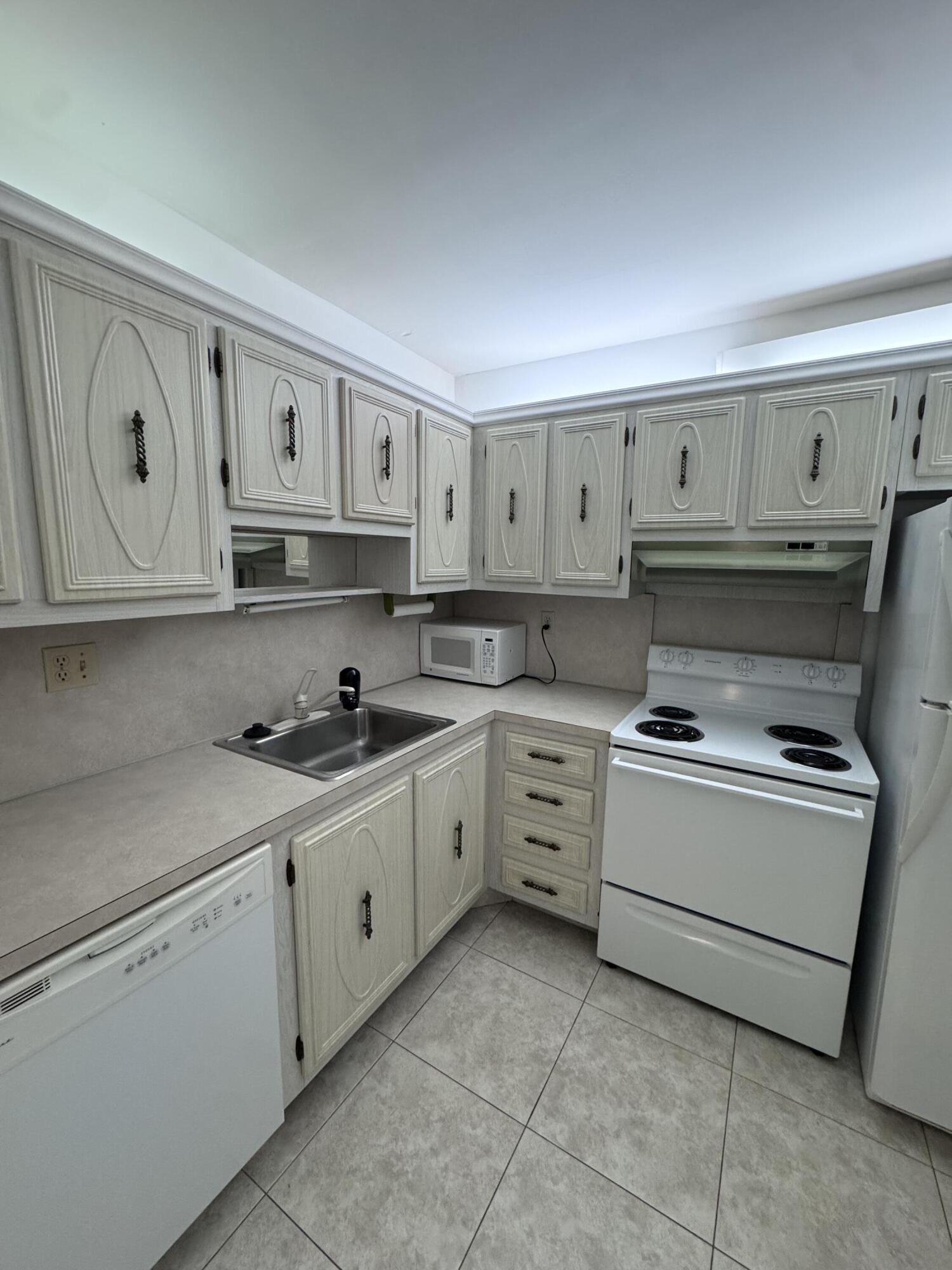 MEADOWS CONDO - Residential