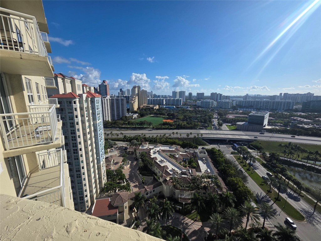 TURNBERRY ON THE GREEN - Residential