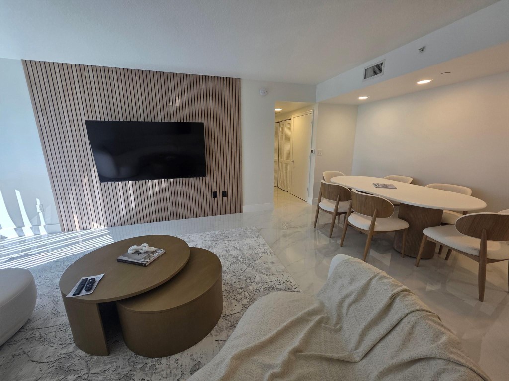 TURNBERRY ON THE GREEN - Residential