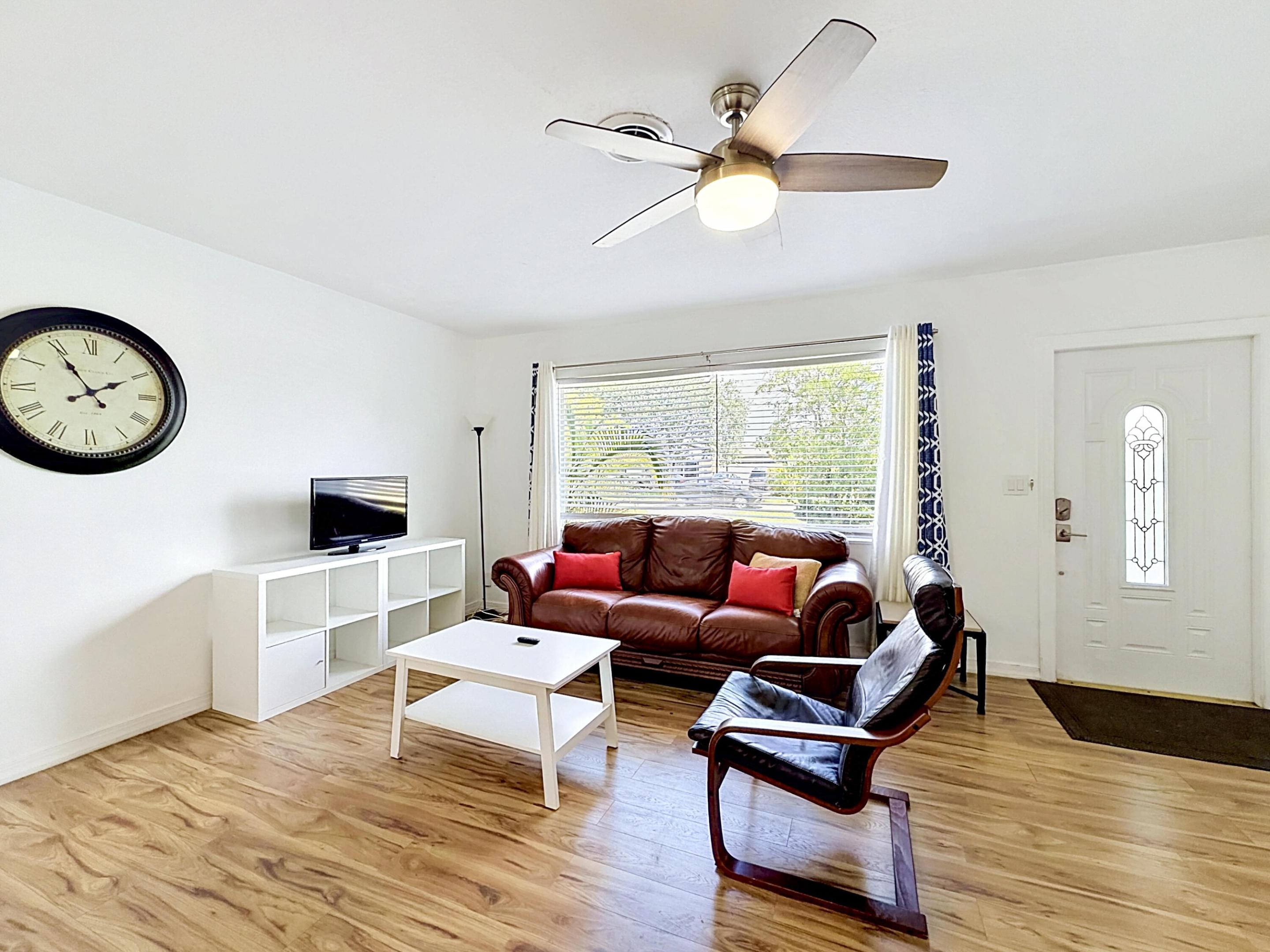IMPERIAL POINT 2 SEC - Residential