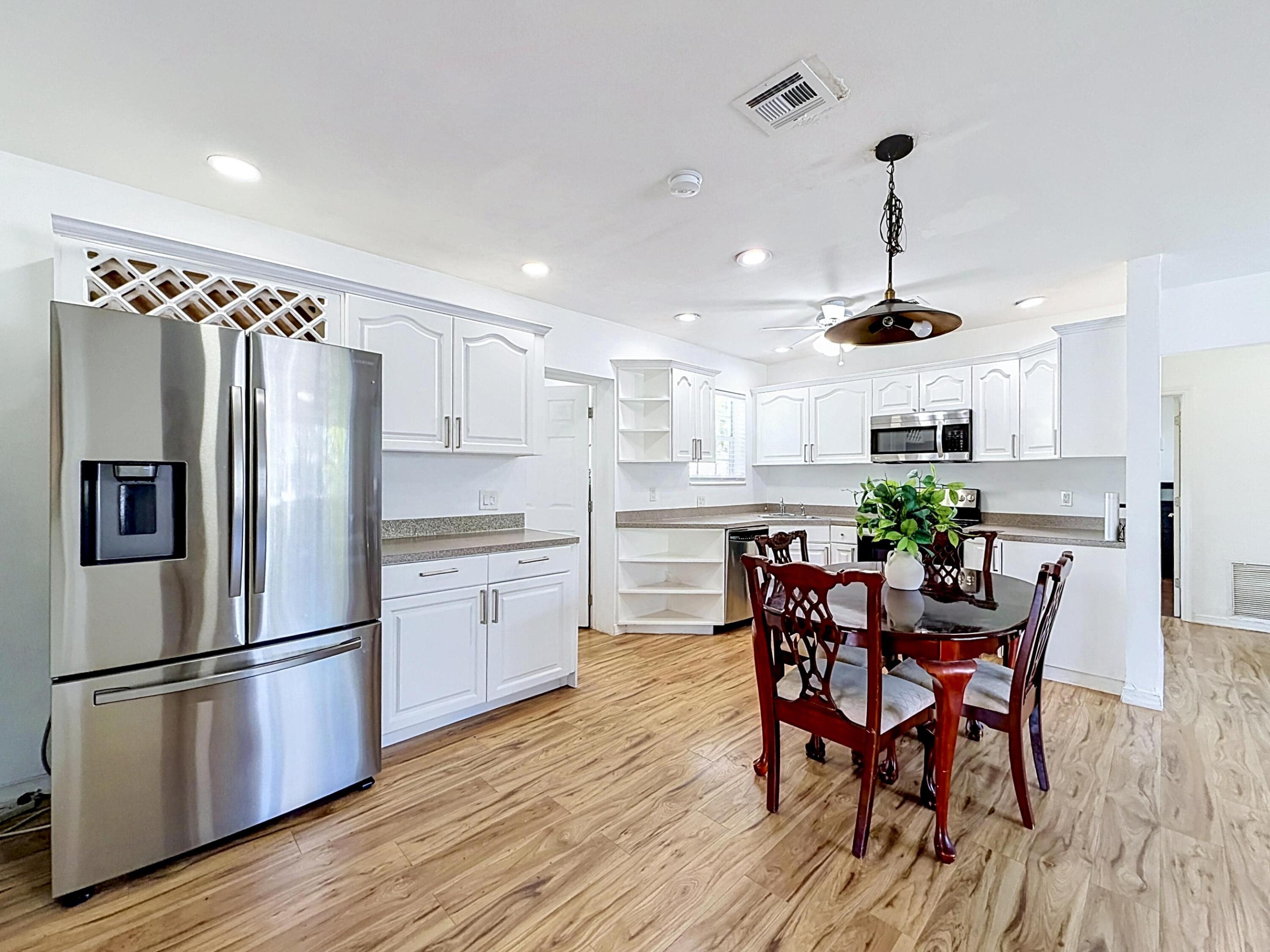 IMPERIAL POINT 2 SEC - Residential
