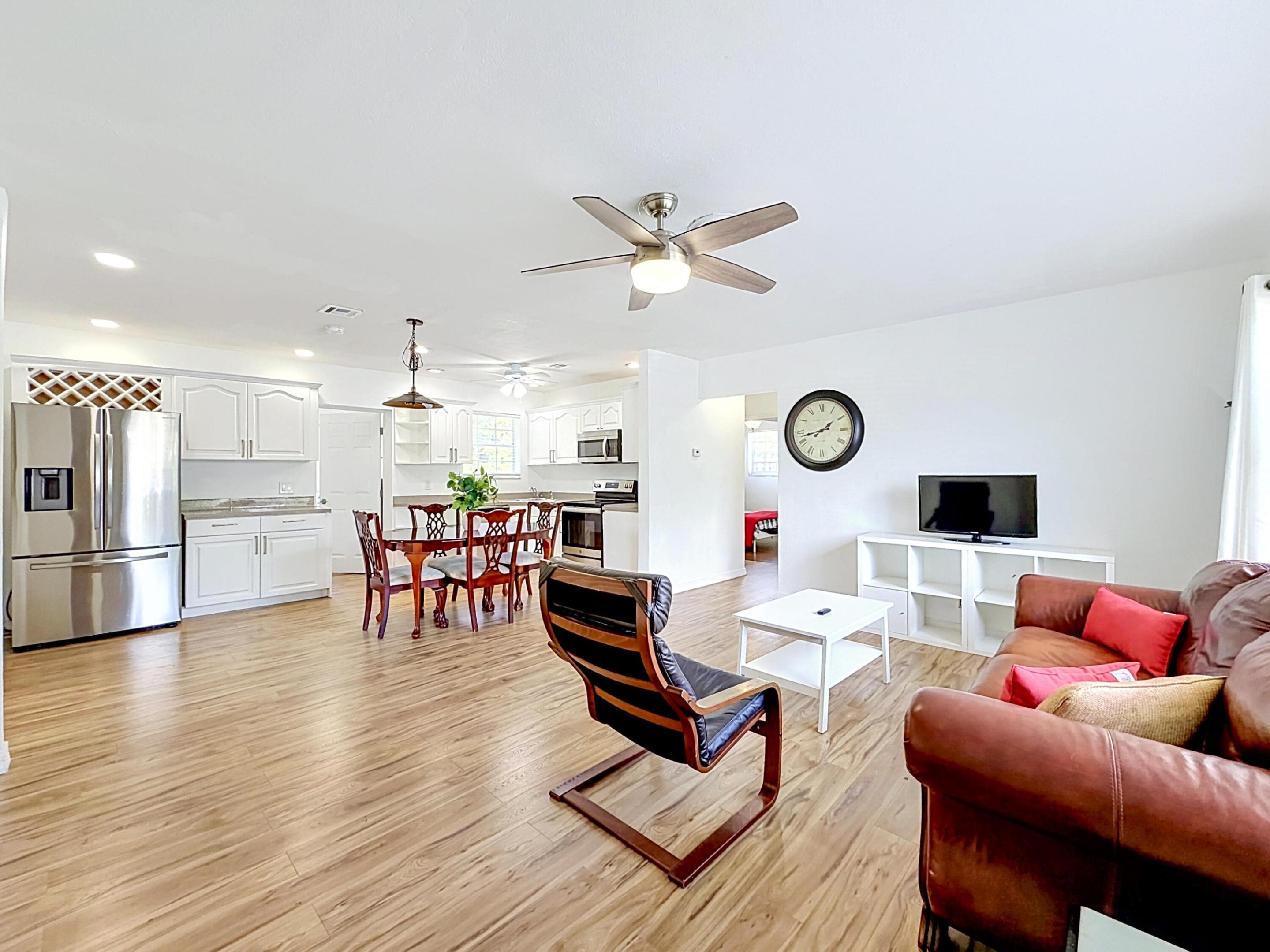 IMPERIAL POINT 2 SEC - Residential