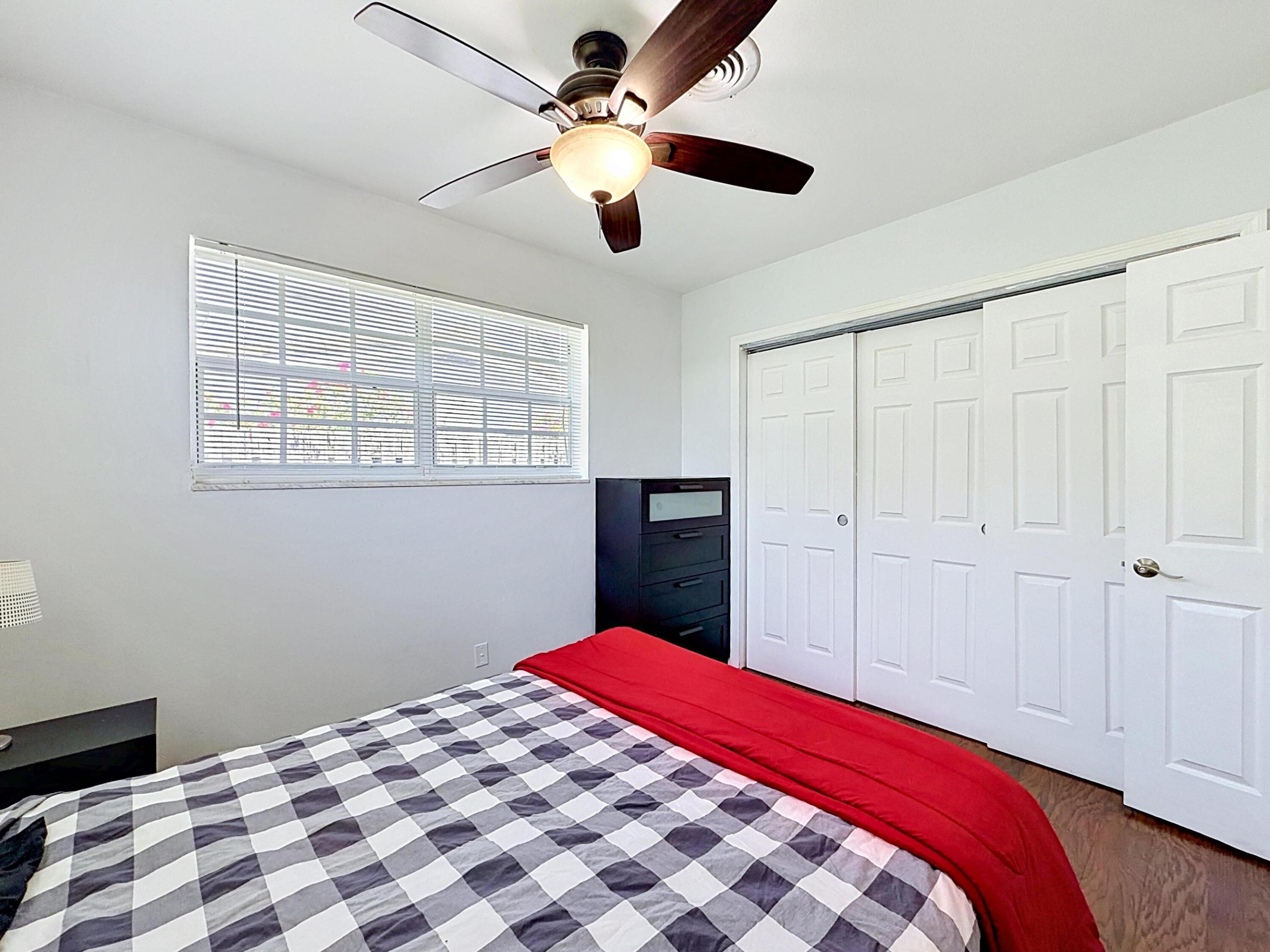 IMPERIAL POINT 2 SEC - Residential