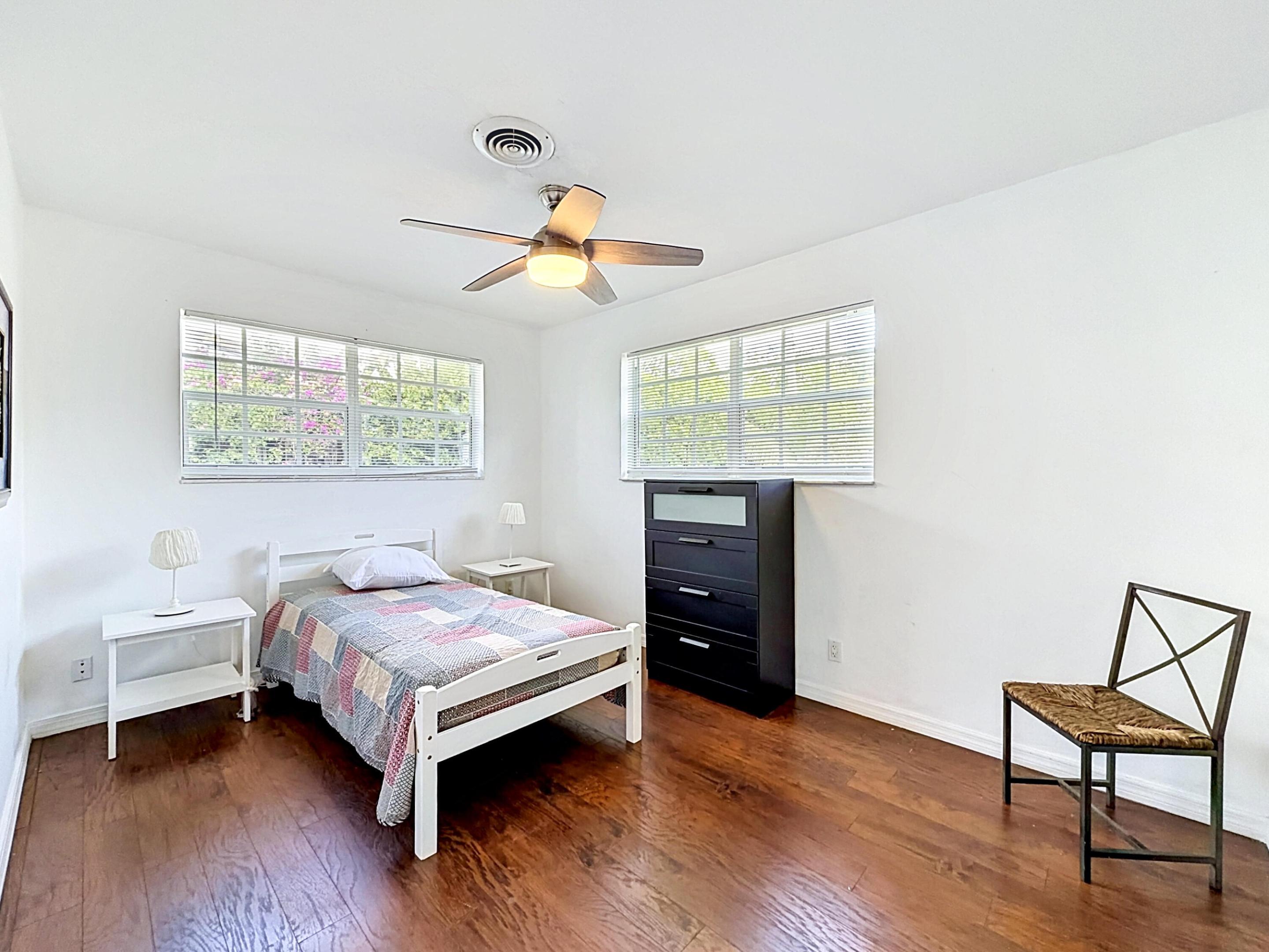 IMPERIAL POINT 2 SEC - Residential