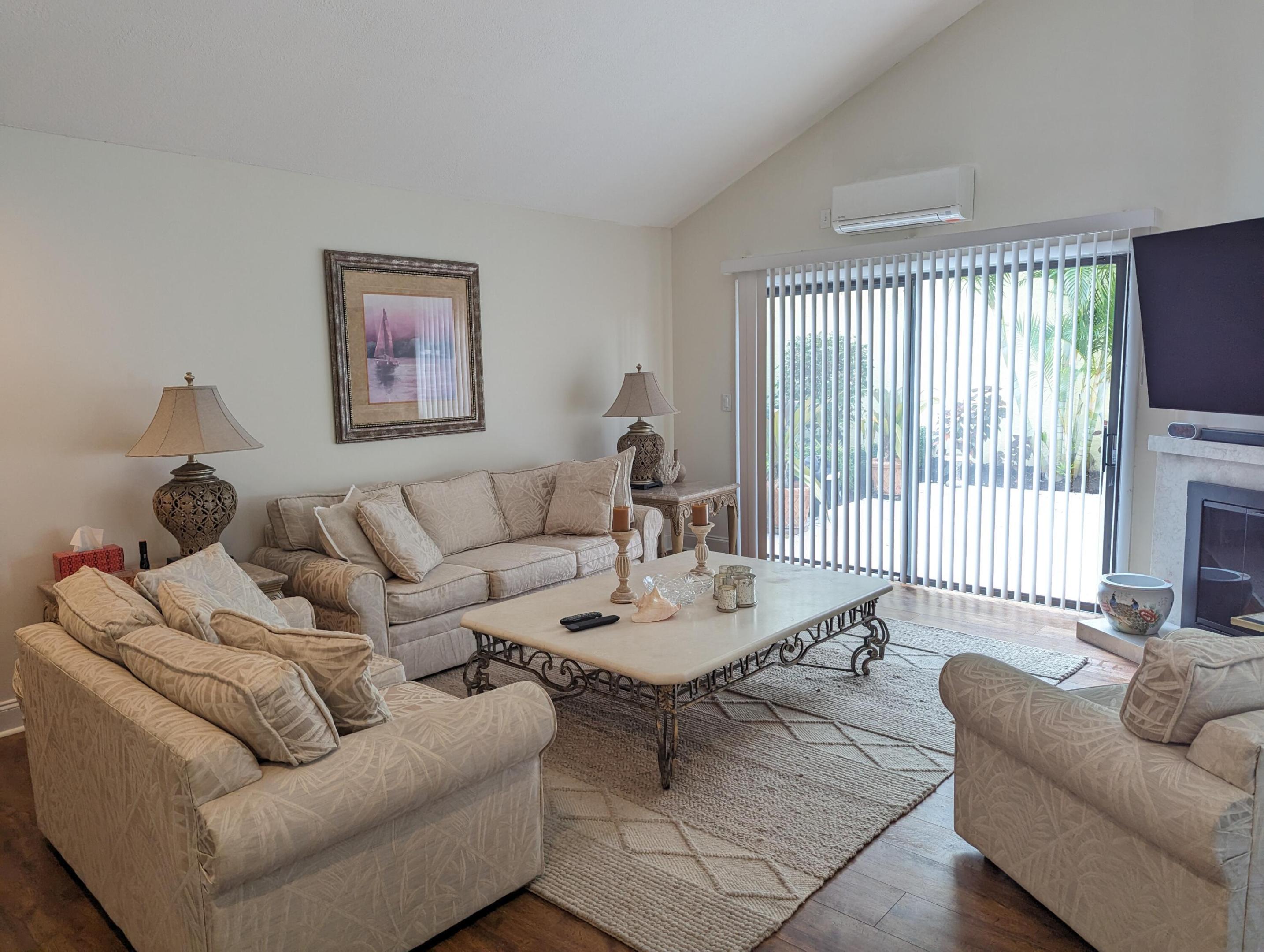 GREENS CAY OF JONATHANS LANDING - Residential Lease