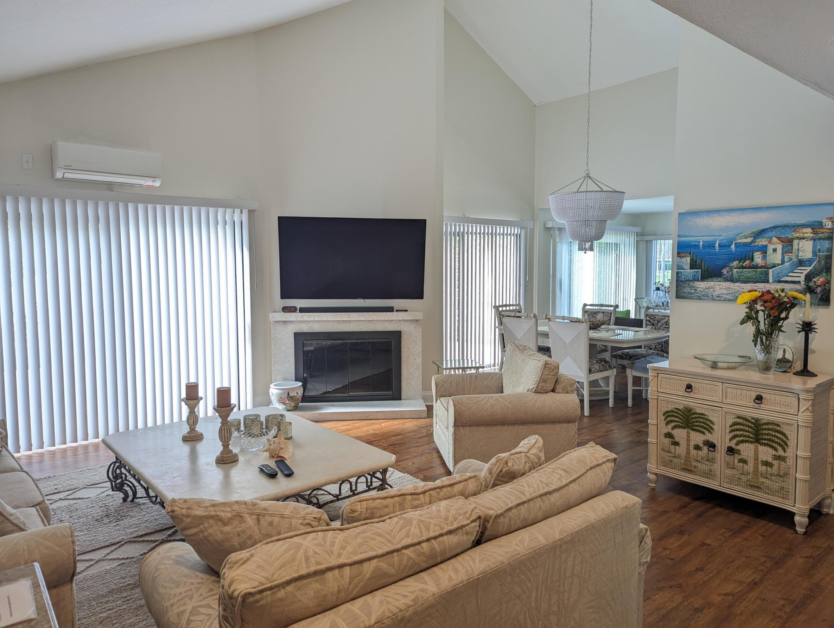 GREENS CAY OF JONATHANS LANDING - Residential Lease