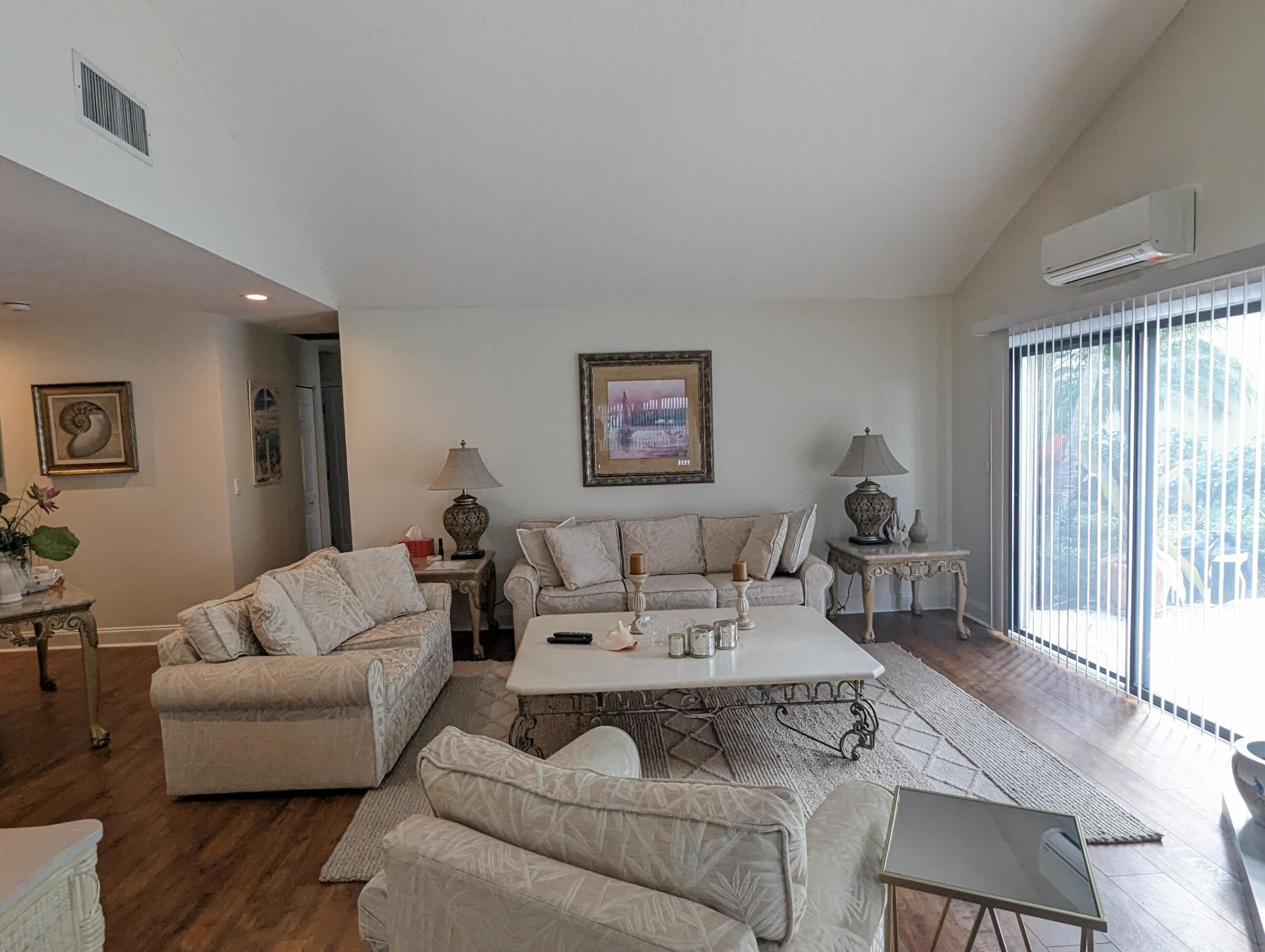 GREENS CAY OF JONATHANS LANDING - Residential Lease