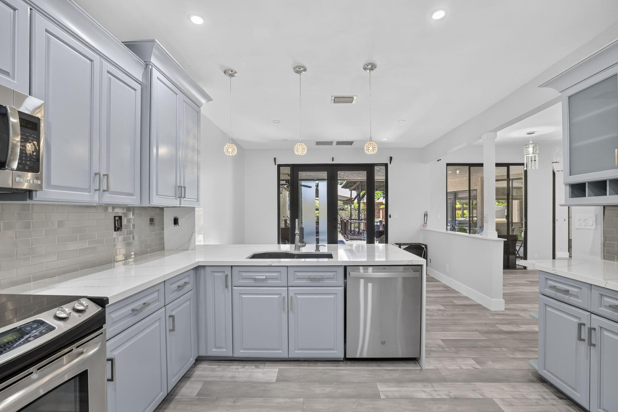 GLEN CONDOMINIUM 1 - Residential Lease