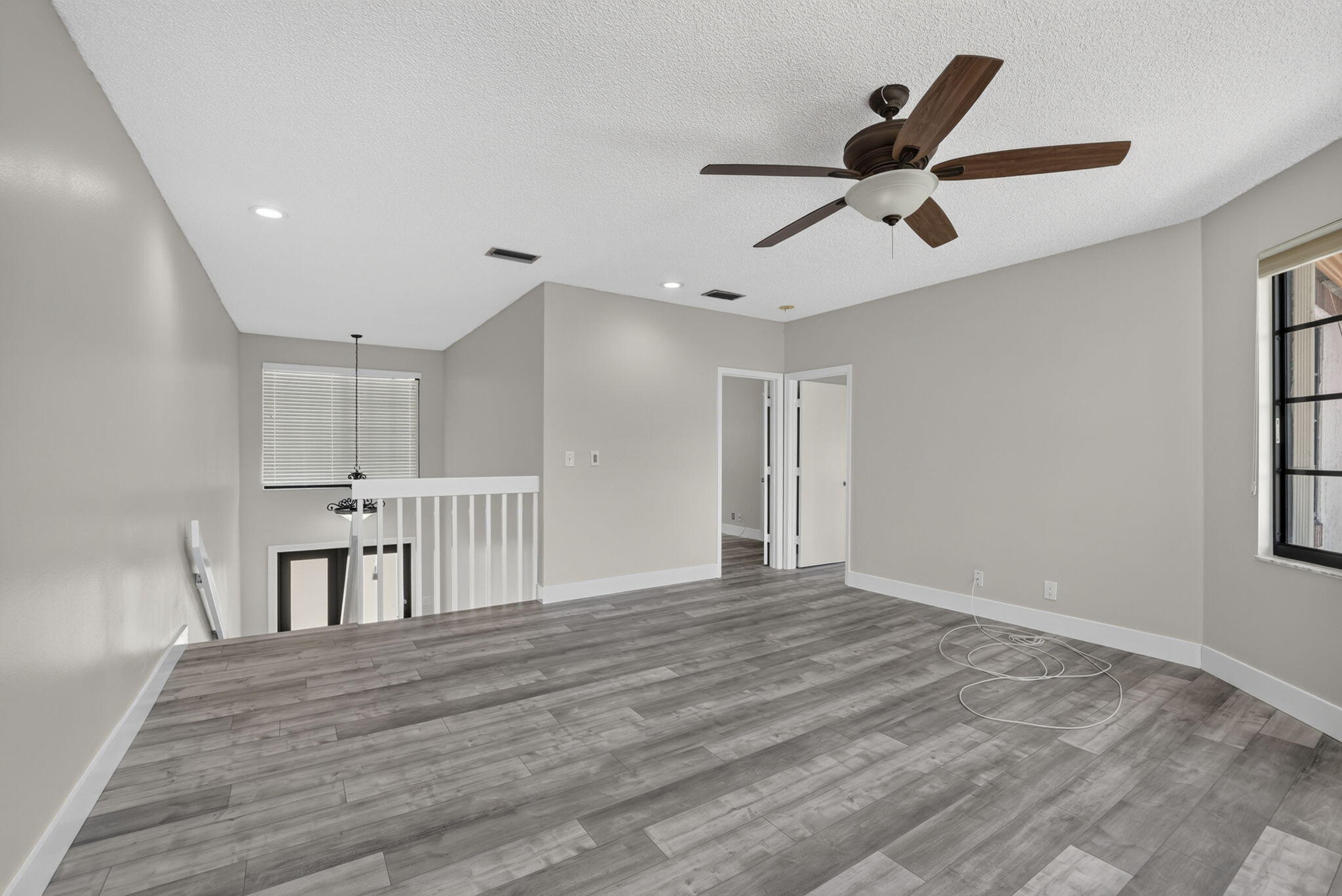GLEN CONDOMINIUM 1 - Residential Lease
