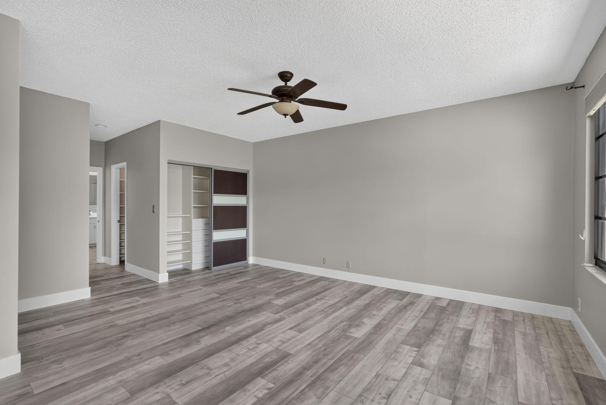 GLEN CONDOMINIUM 1 - Residential Lease