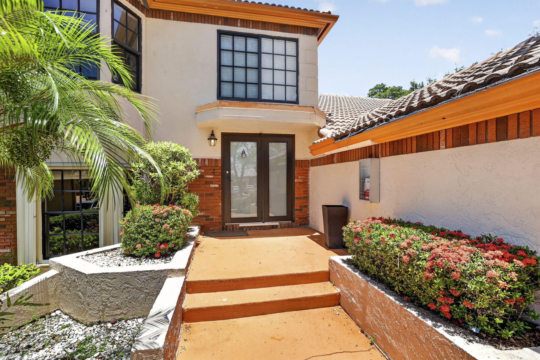 GLEN CONDOMINIUM 1 - Residential Lease