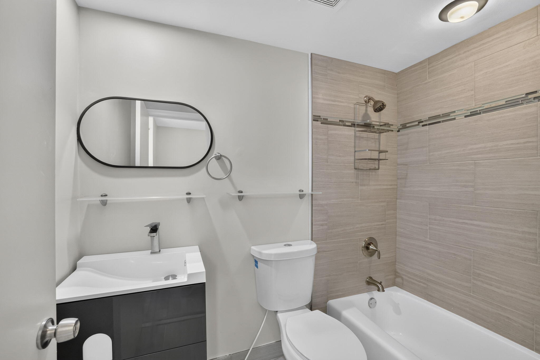 GLEN CONDOMINIUM 1 - Residential Lease