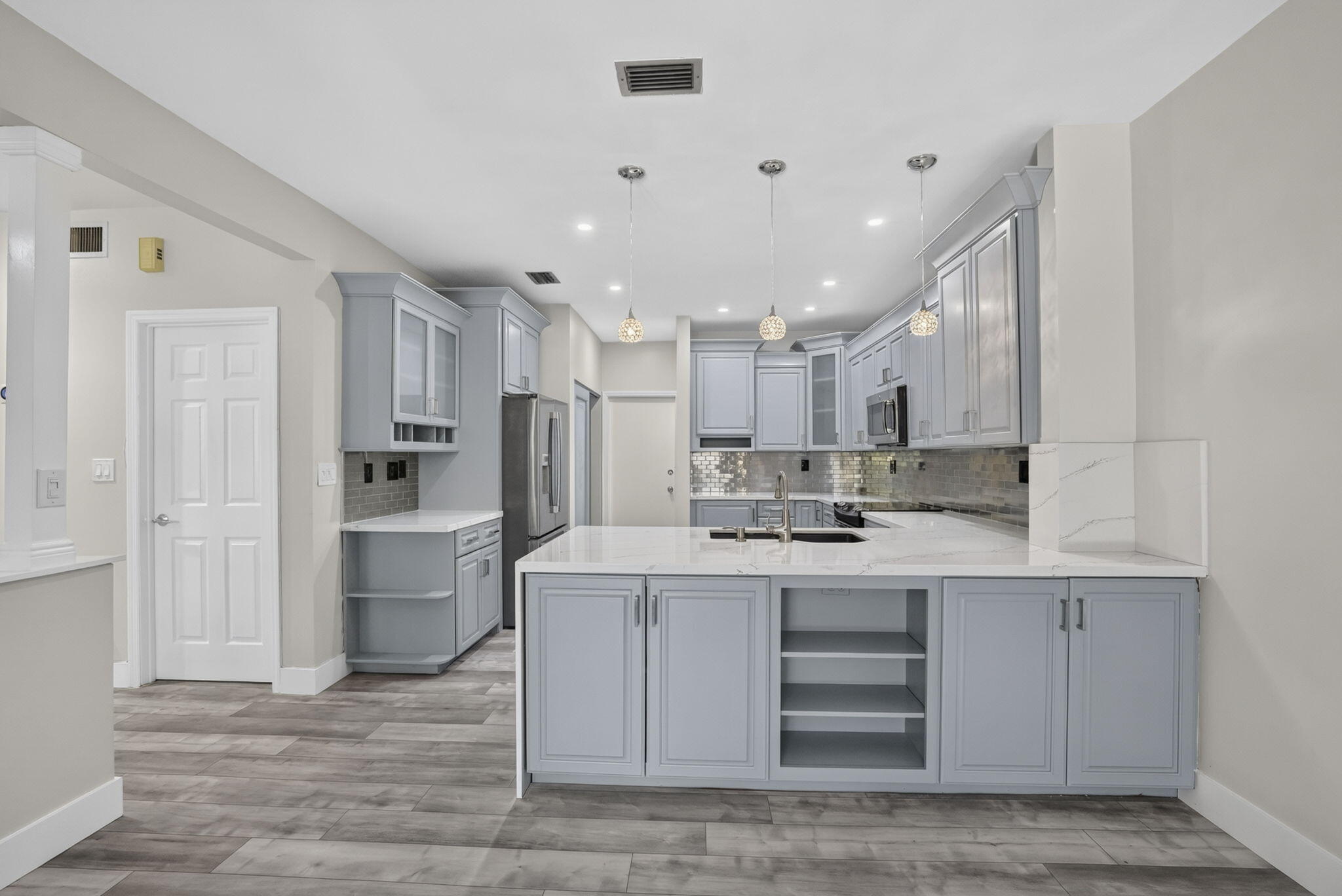 GLEN CONDOMINIUM 1 - Residential Lease
