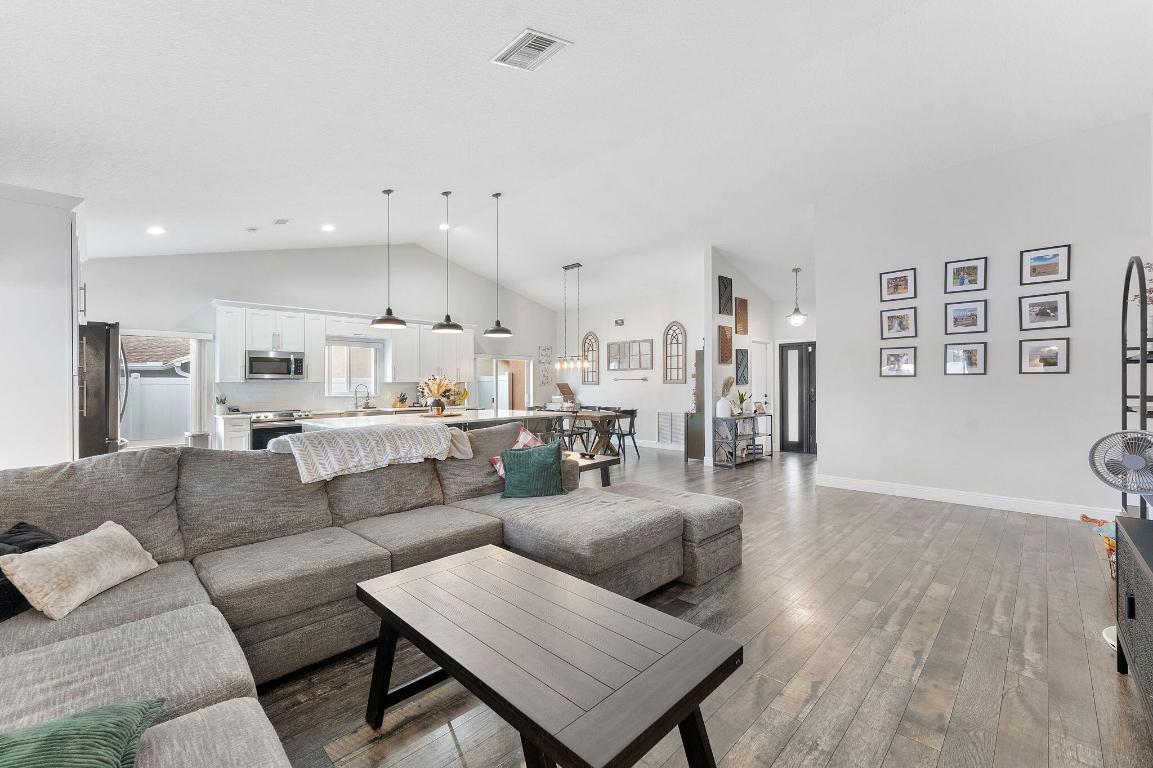 LAKES OF SHERBROOKE - Residential