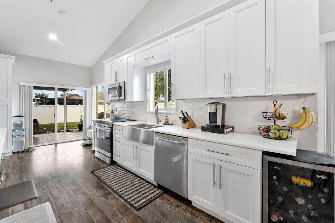 LAKES OF SHERBROOKE - Residential