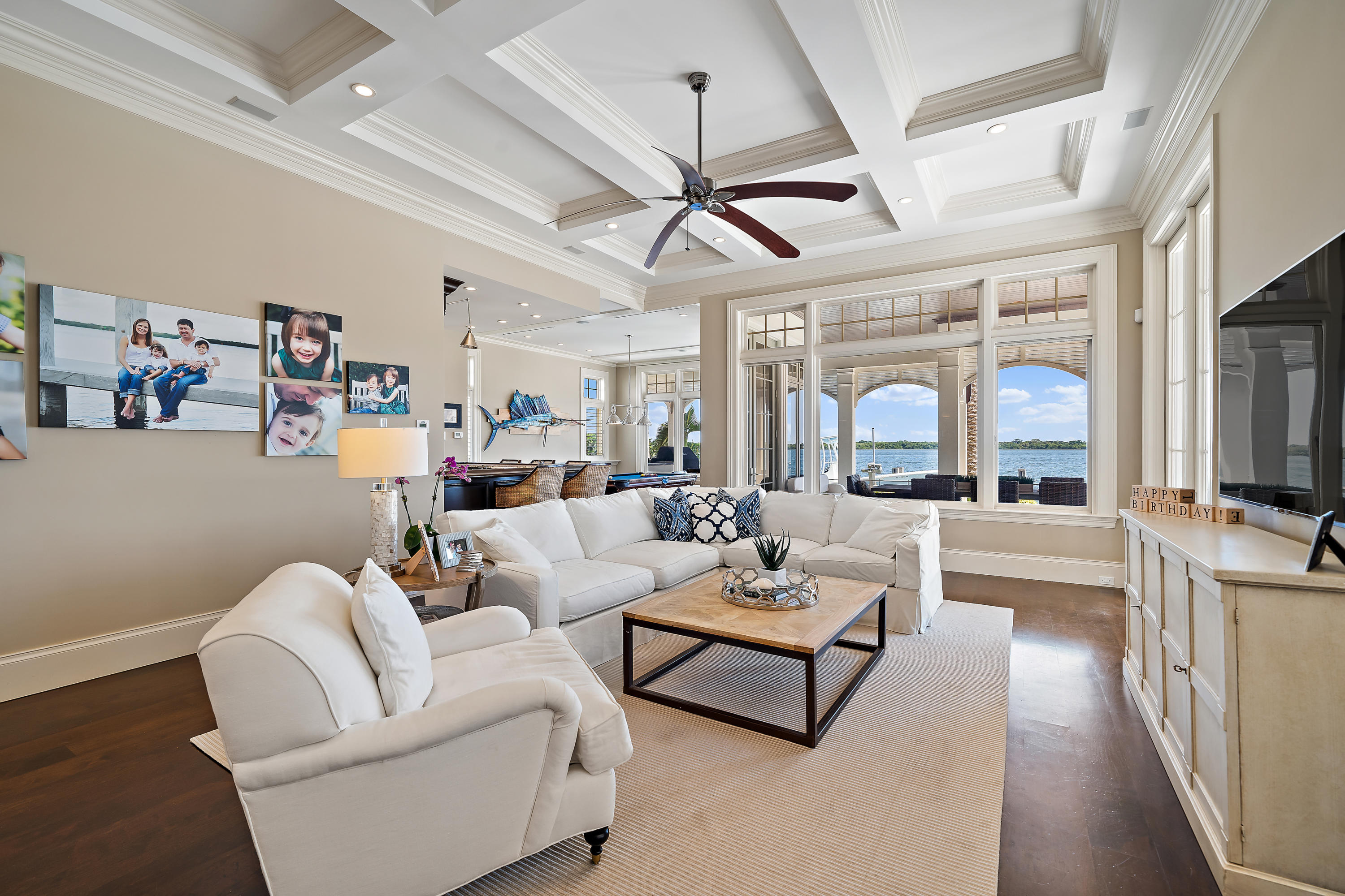 YACHT CLUB - Residential