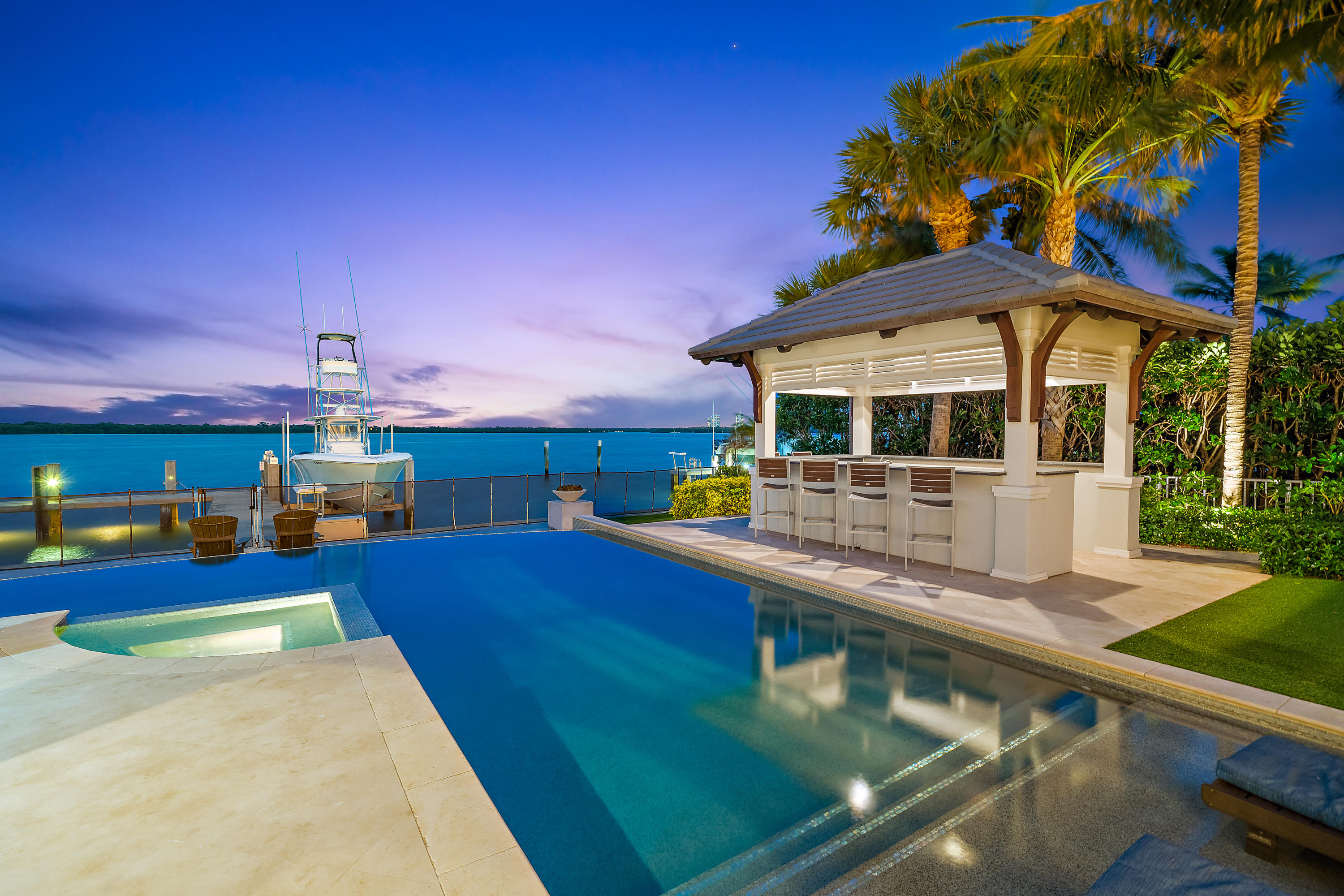 YACHT CLUB - Residential