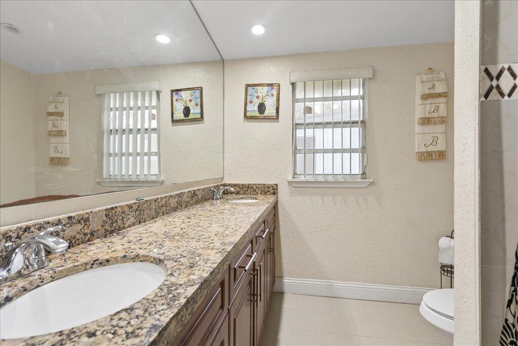 LAUDERDALE MANORS ADD REV PLAT - Residential