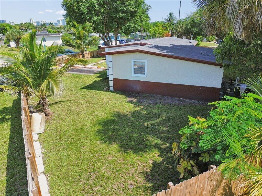 LAUDERDALE MANORS ADD REV PLAT - Residential