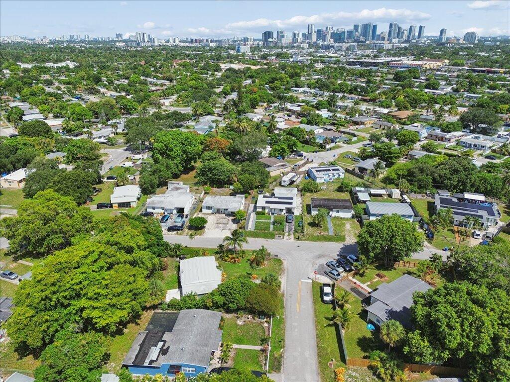 LAUDERDALE MANORS ADD REV PLAT - Residential