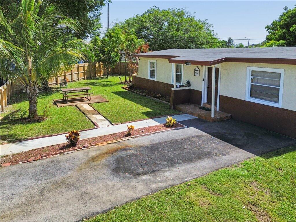 LAUDERDALE MANORS ADD REV PLAT - Residential
