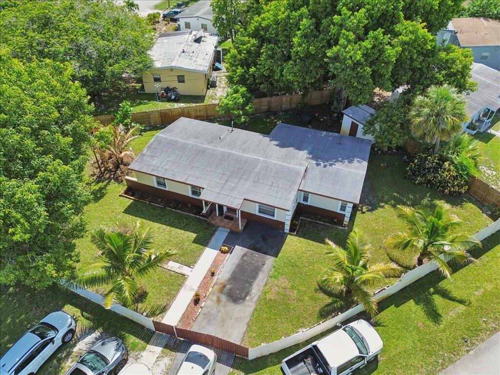 LAUDERDALE MANORS ADD REV PLAT - Residential