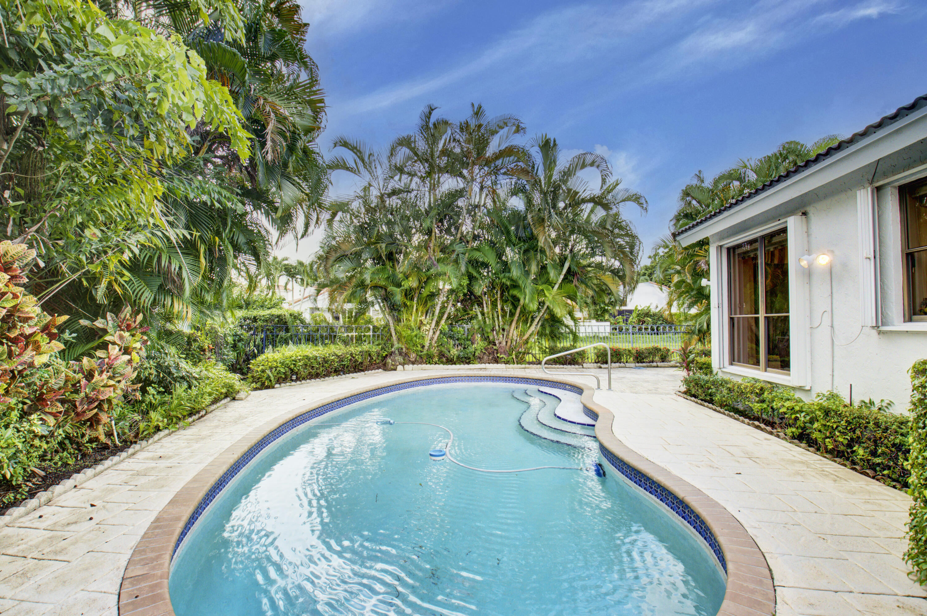 FAIRWAY BEND - Residential Lease