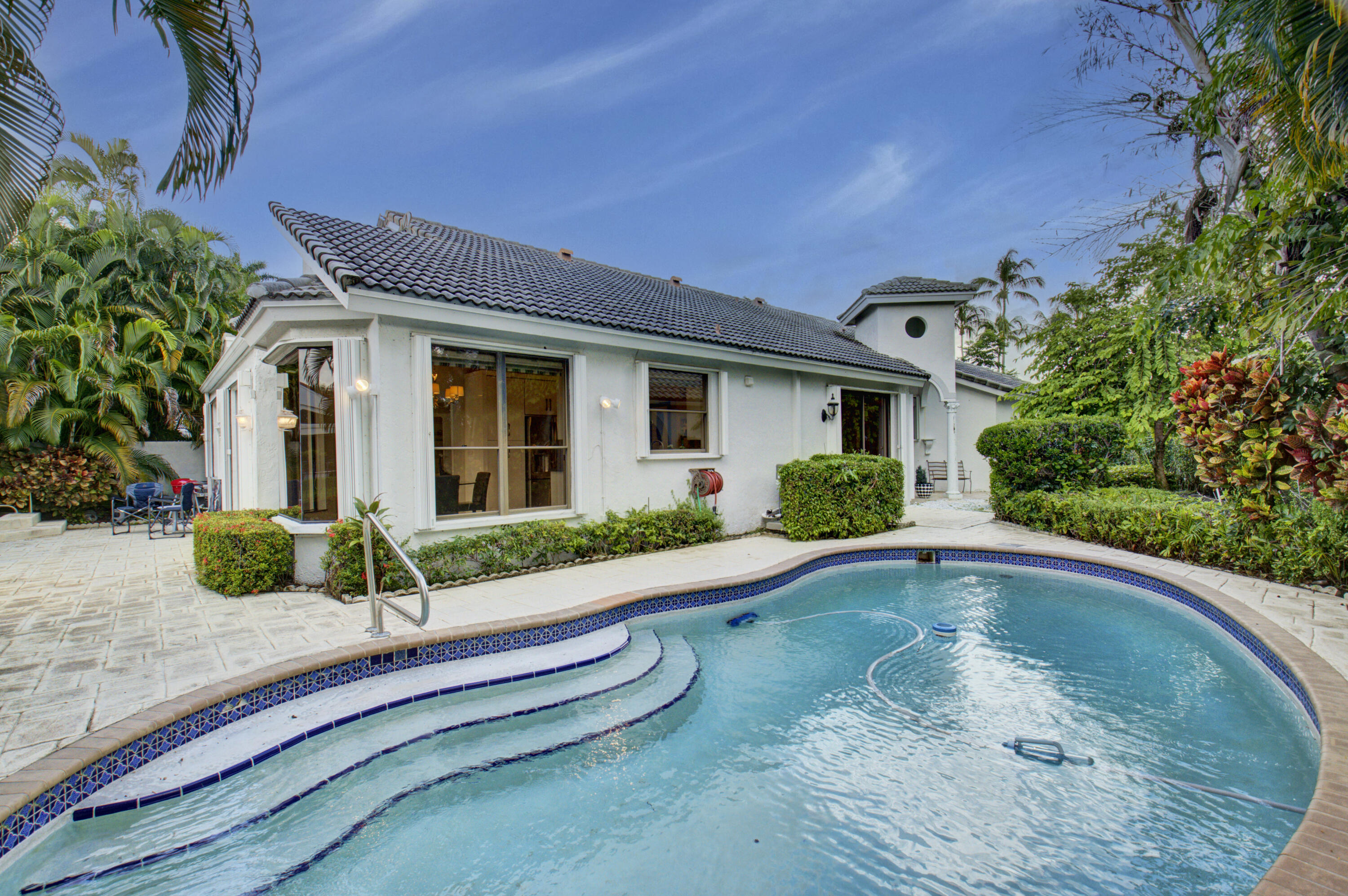 FAIRWAY BEND - Residential Lease