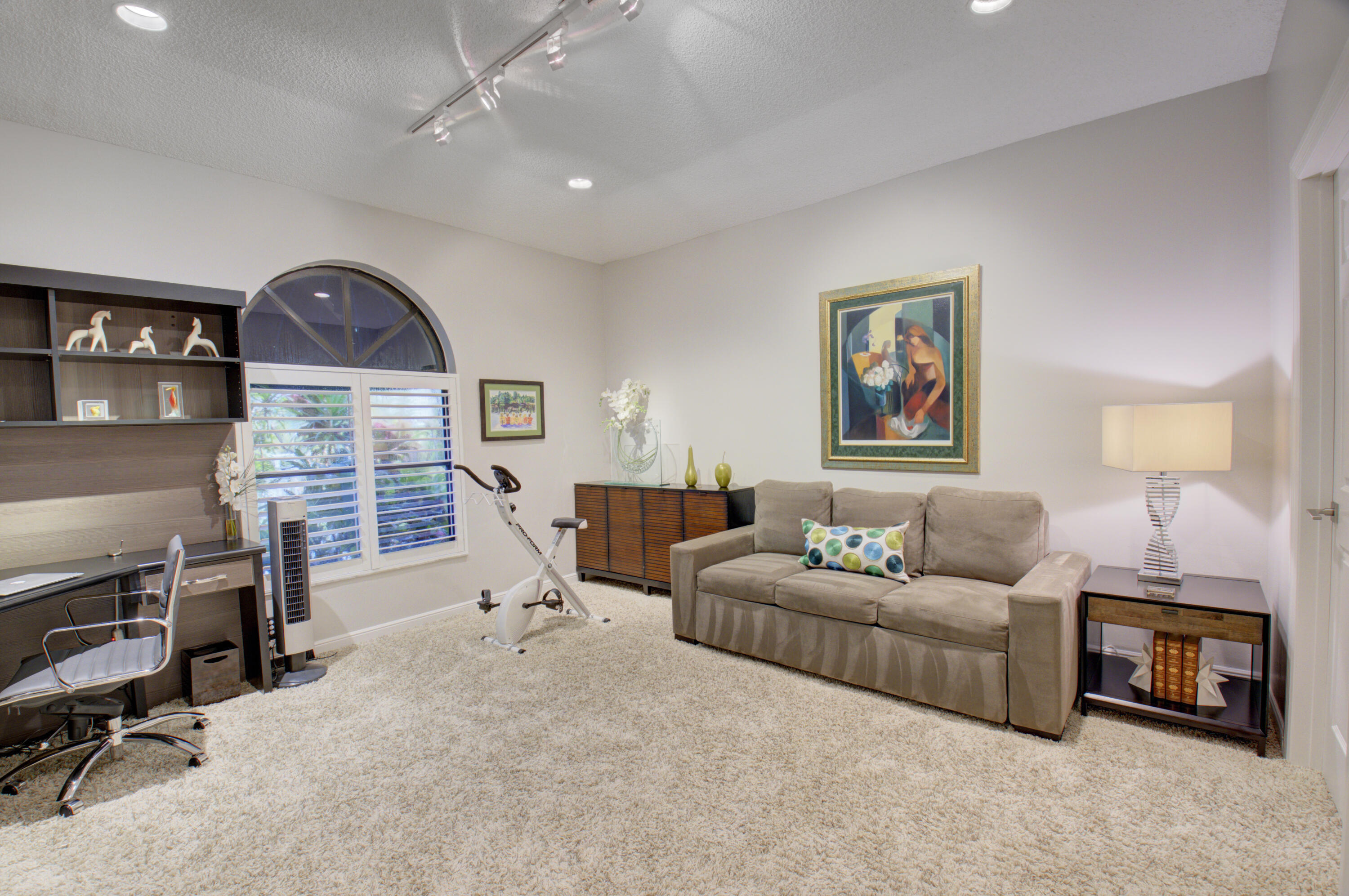 FAIRWAY BEND - Residential Lease