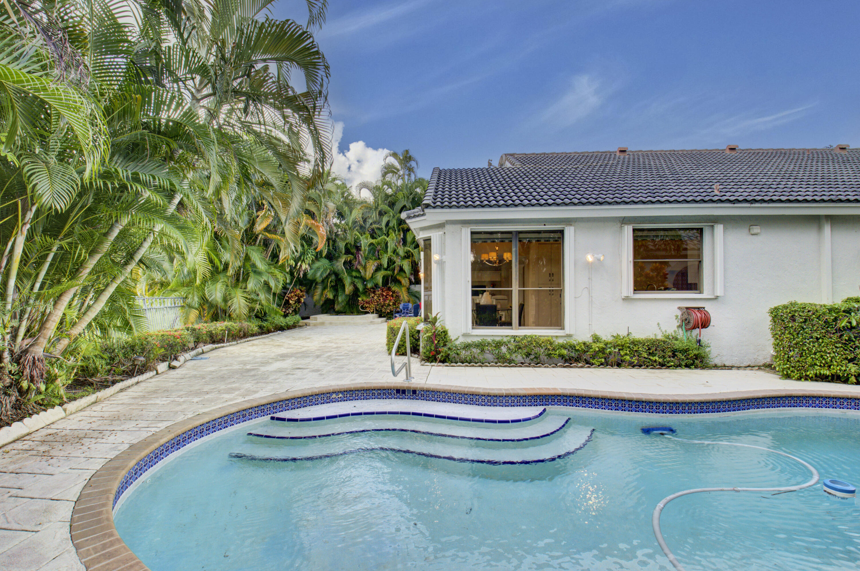 FAIRWAY BEND - Residential Lease