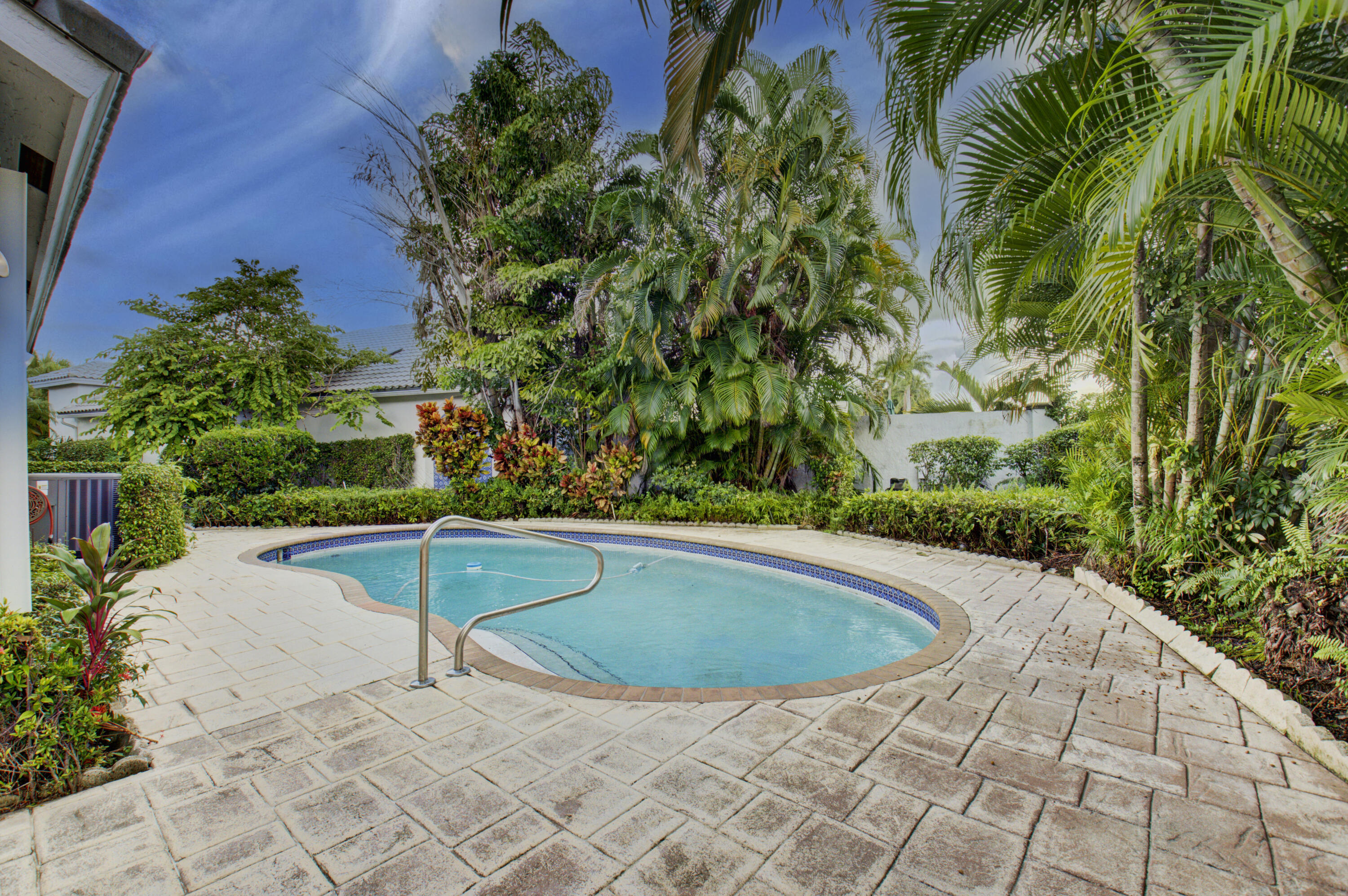 FAIRWAY BEND - Residential Lease