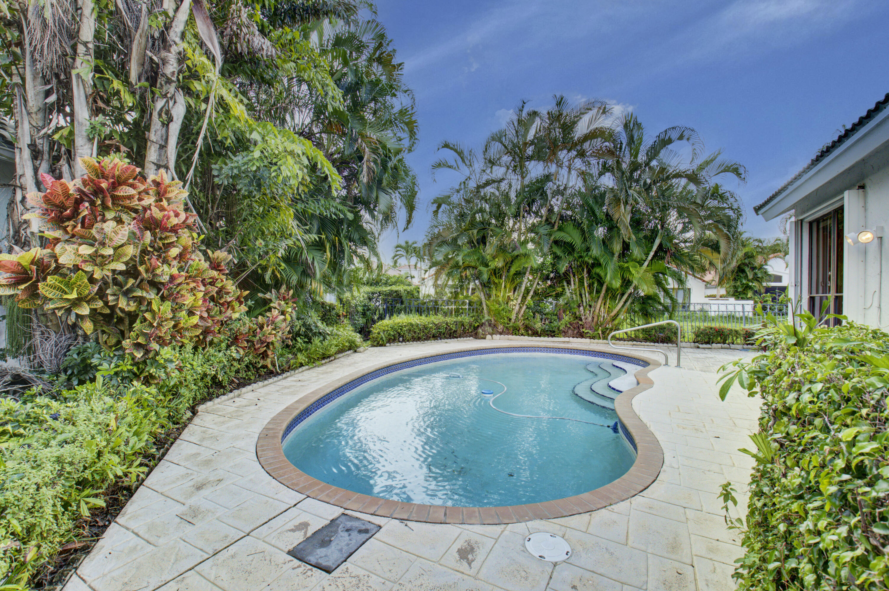 FAIRWAY BEND - Residential Lease