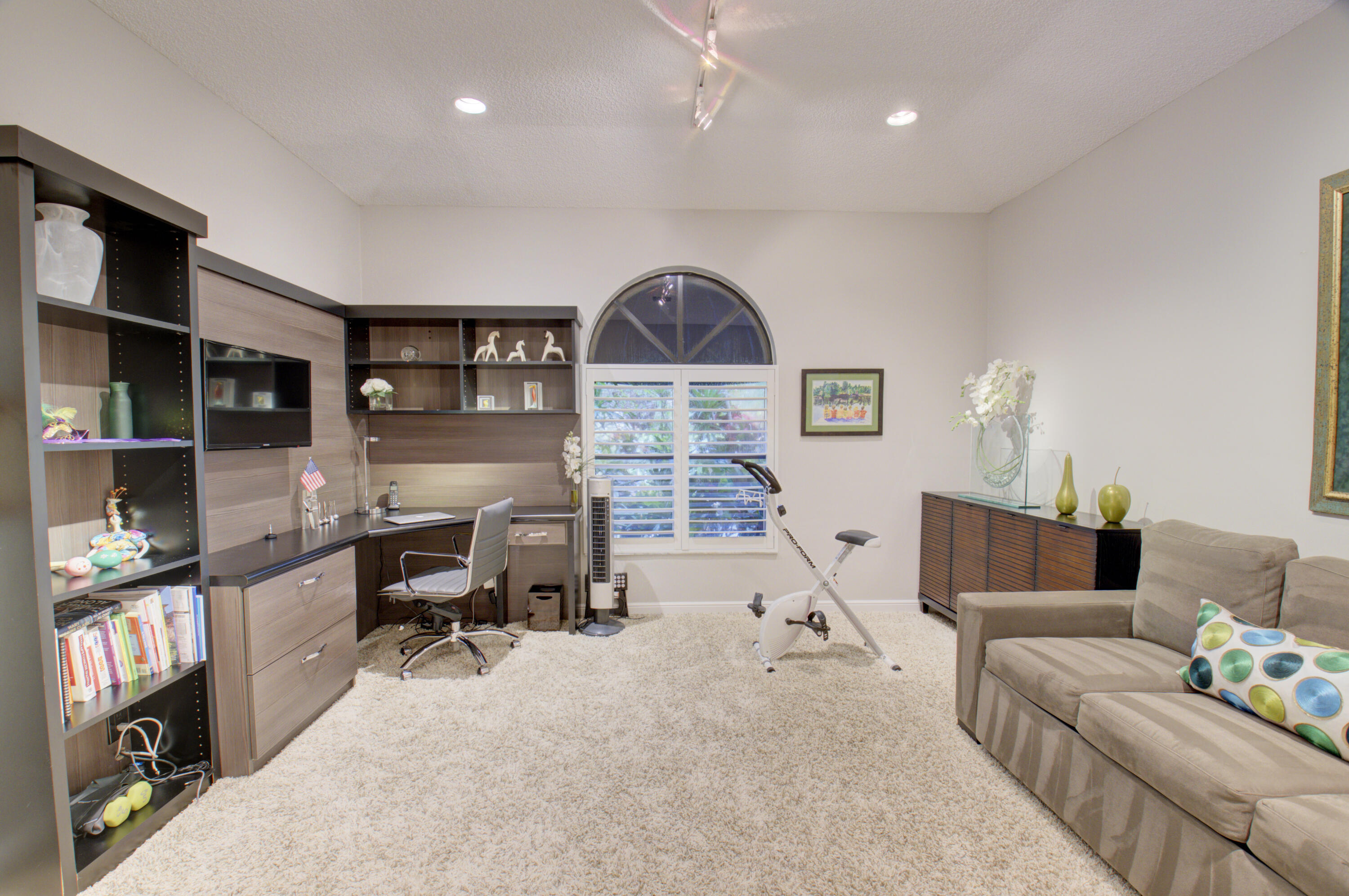 FAIRWAY BEND - Residential Lease
