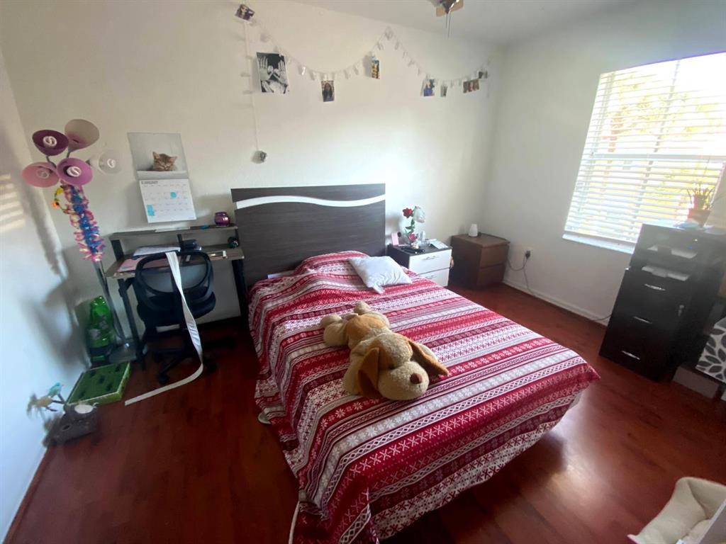 MELROSE POINT CONDO - Residential Lease