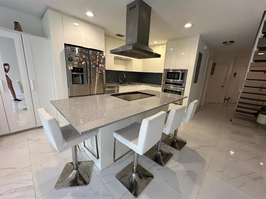 MELROSE POINT CONDO - Residential Lease