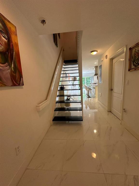 MELROSE POINT CONDO - Residential Lease