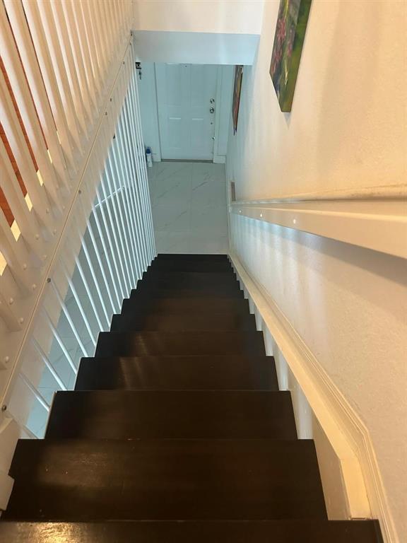 MELROSE POINT CONDO - Residential Lease