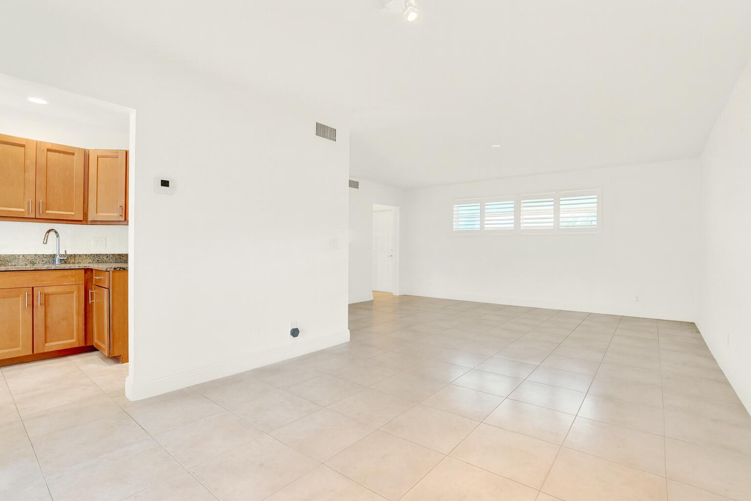 COLONIAL CLUB CONDO SEC 1 - Residential