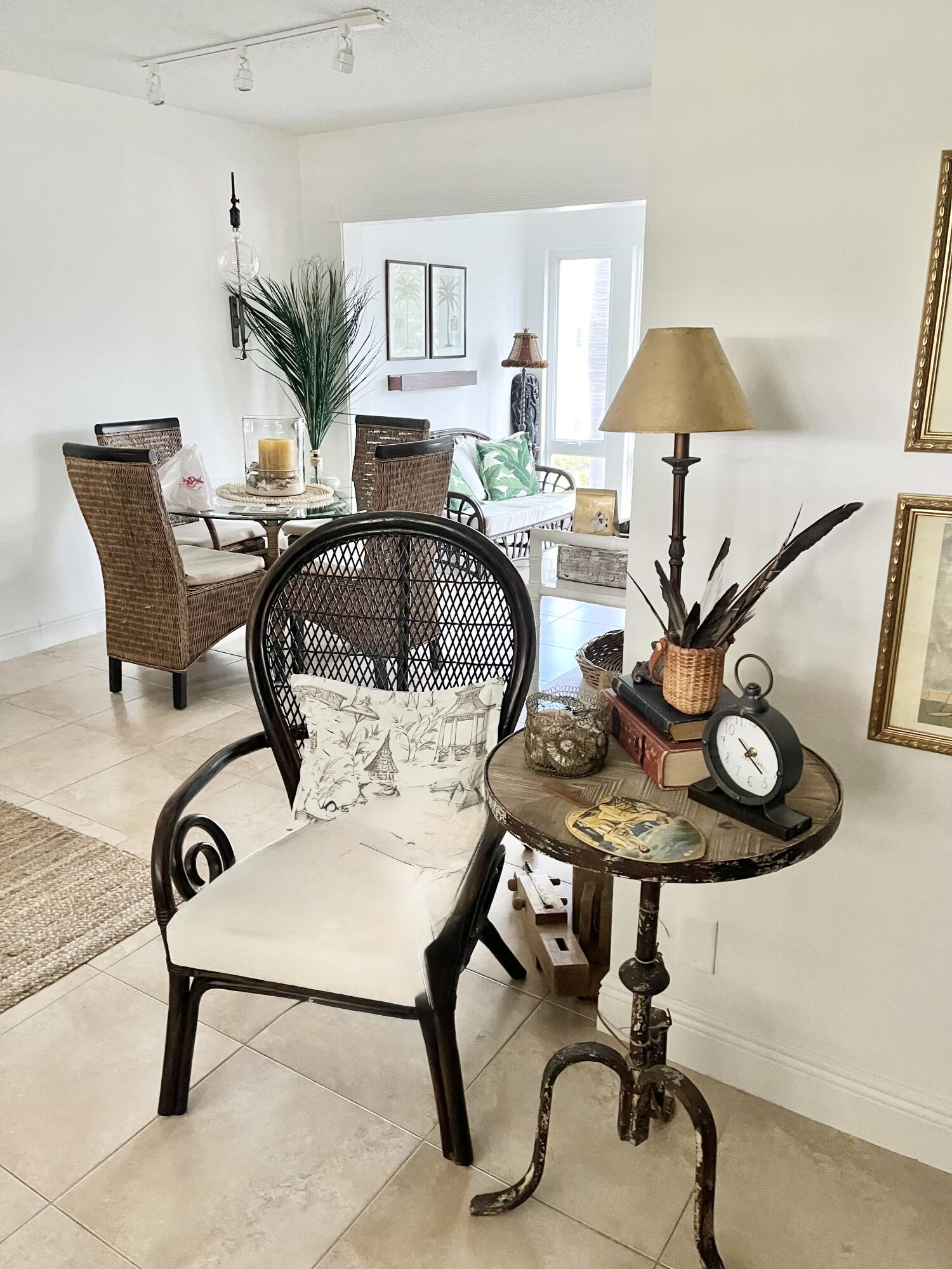 COLONIAL CLUB CONDO SEC 1 - Residential