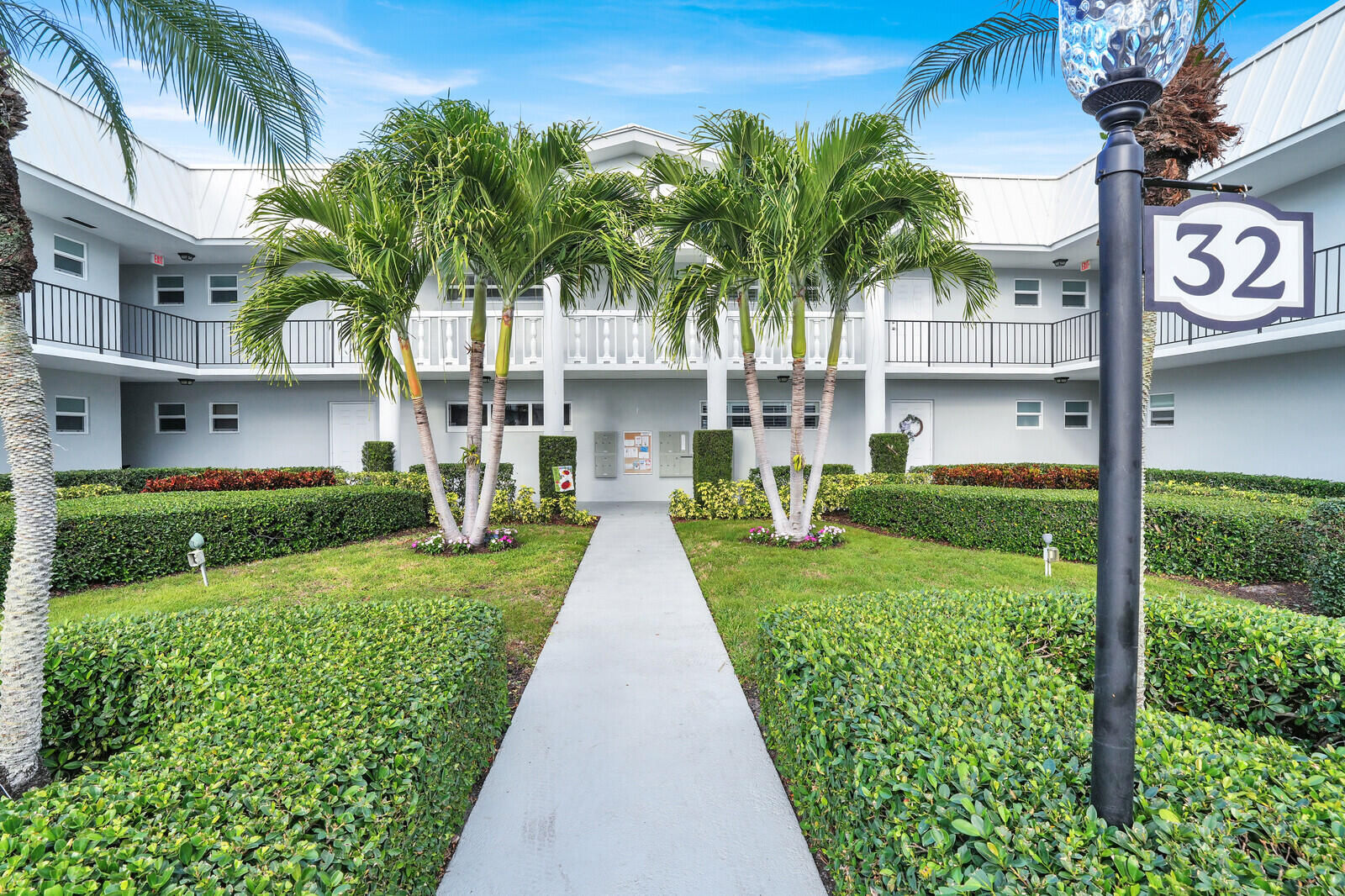 COLONIAL CLUB CONDO SEC 1 - Residential