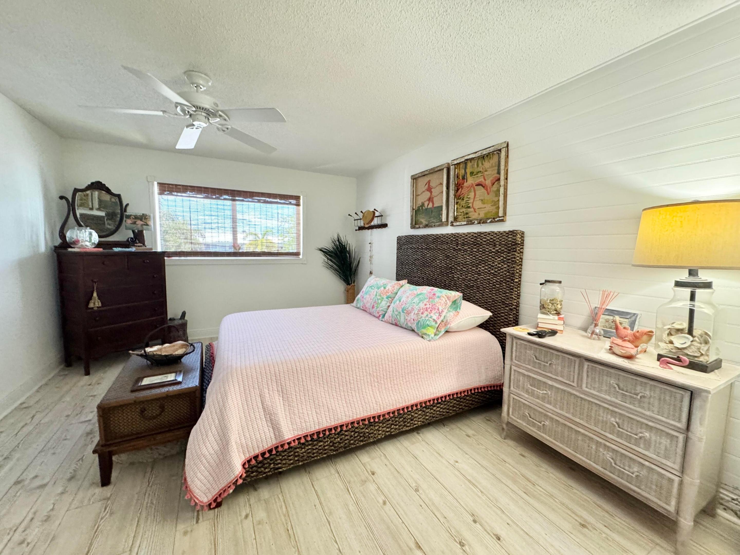 COLONIAL CLUB CONDO SEC 1 - Residential