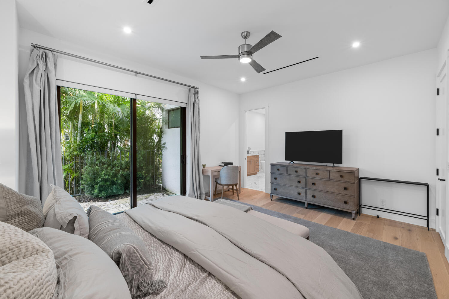 CHUKKER COVE P B POLO & CNTRY CLUB WELL - Residential Lease