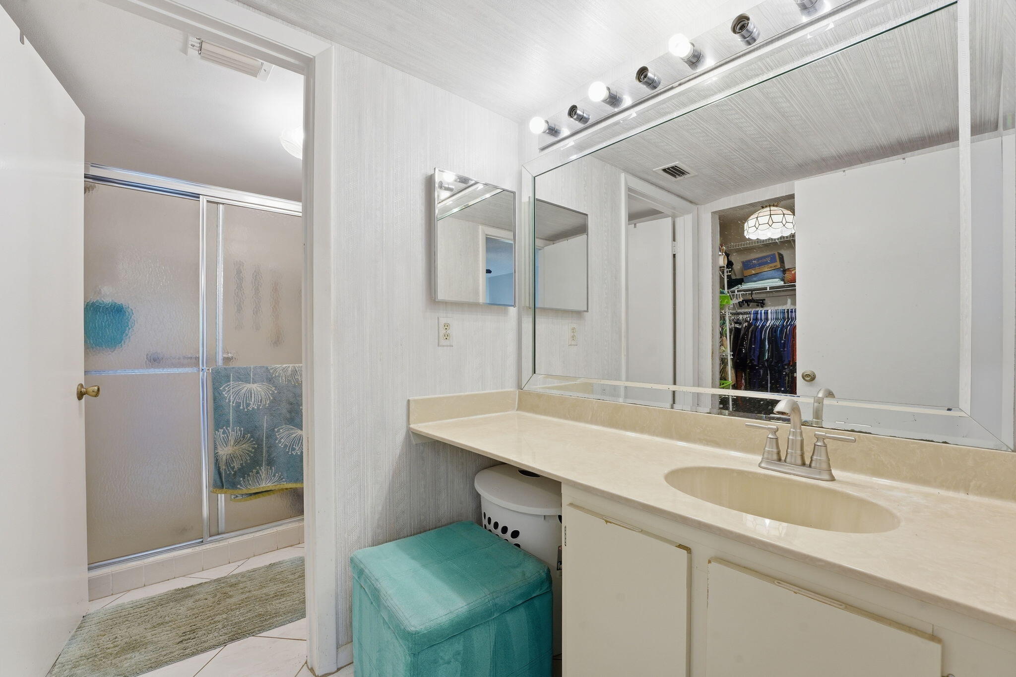 FOUNTAINVIEW AT SPRING LKS CONDO - Residential