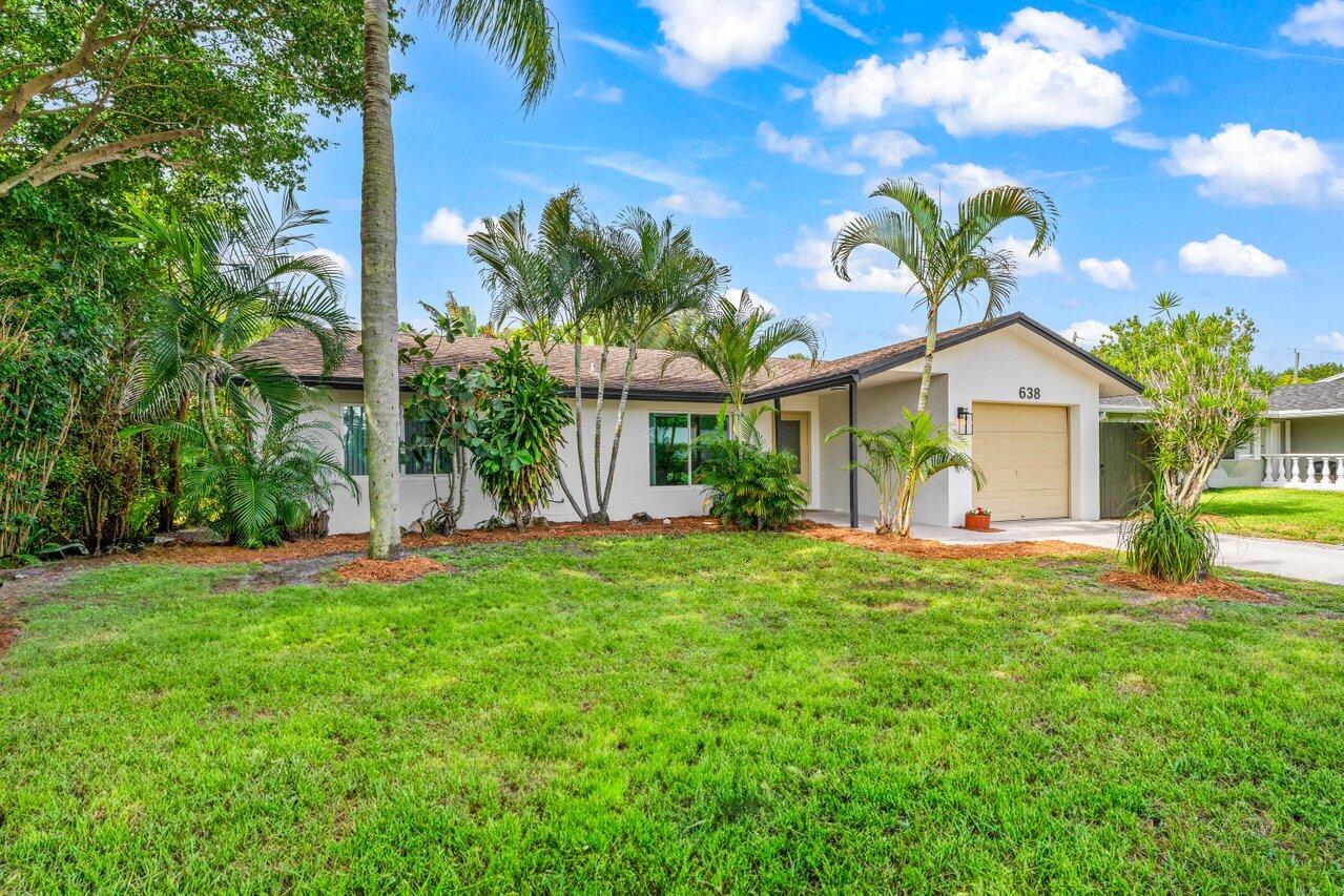 LAKE BOYNTON ESTATES 2 - Residential