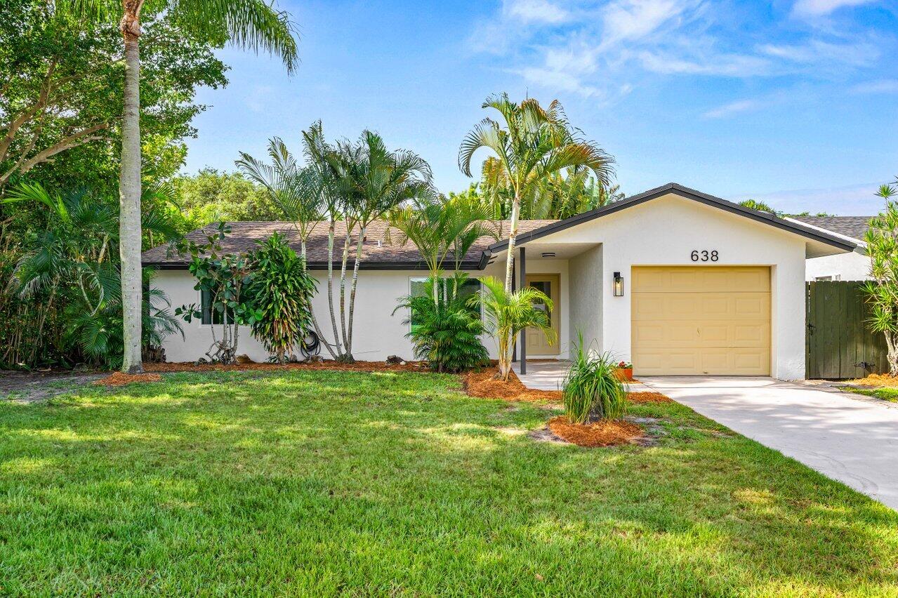 LAKE BOYNTON ESTATES 2 - Residential
