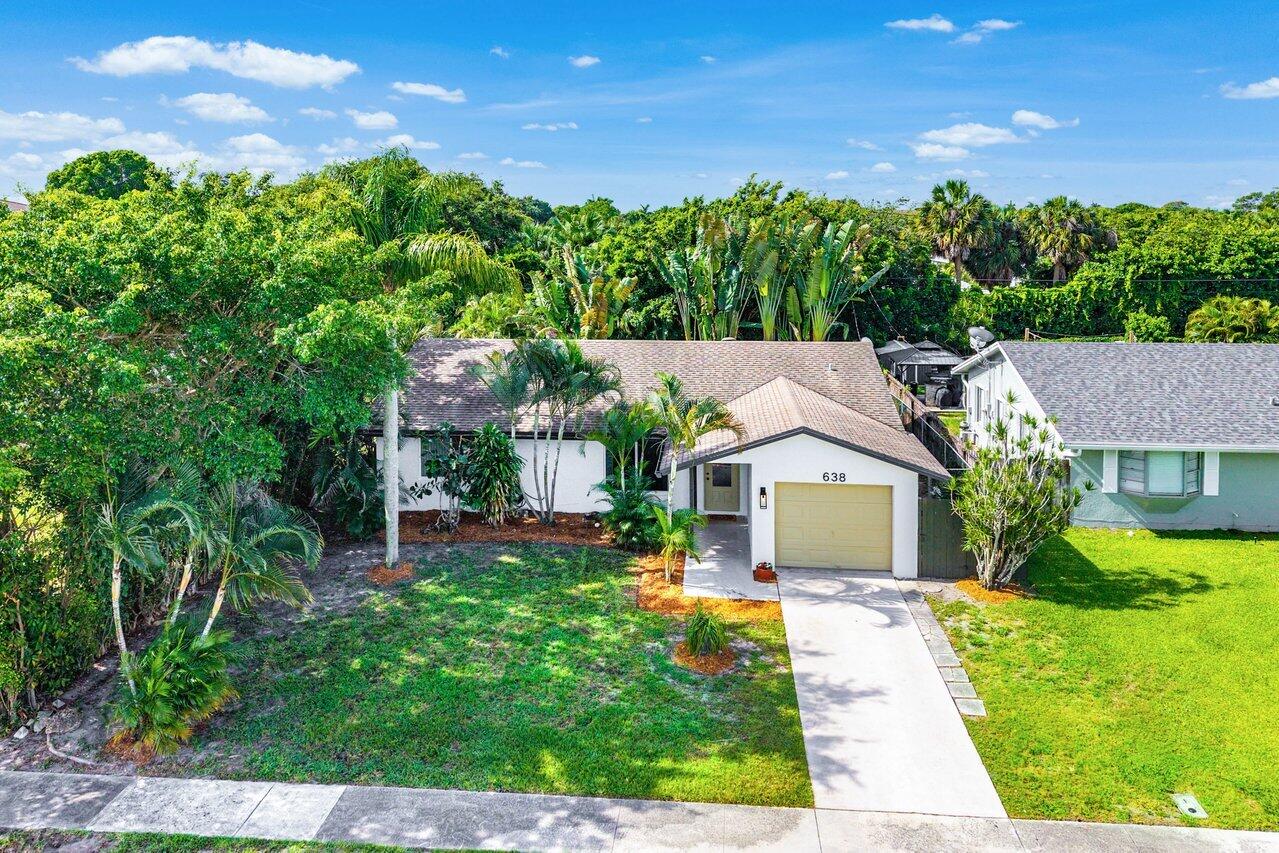 LAKE BOYNTON ESTATES 2 - Residential